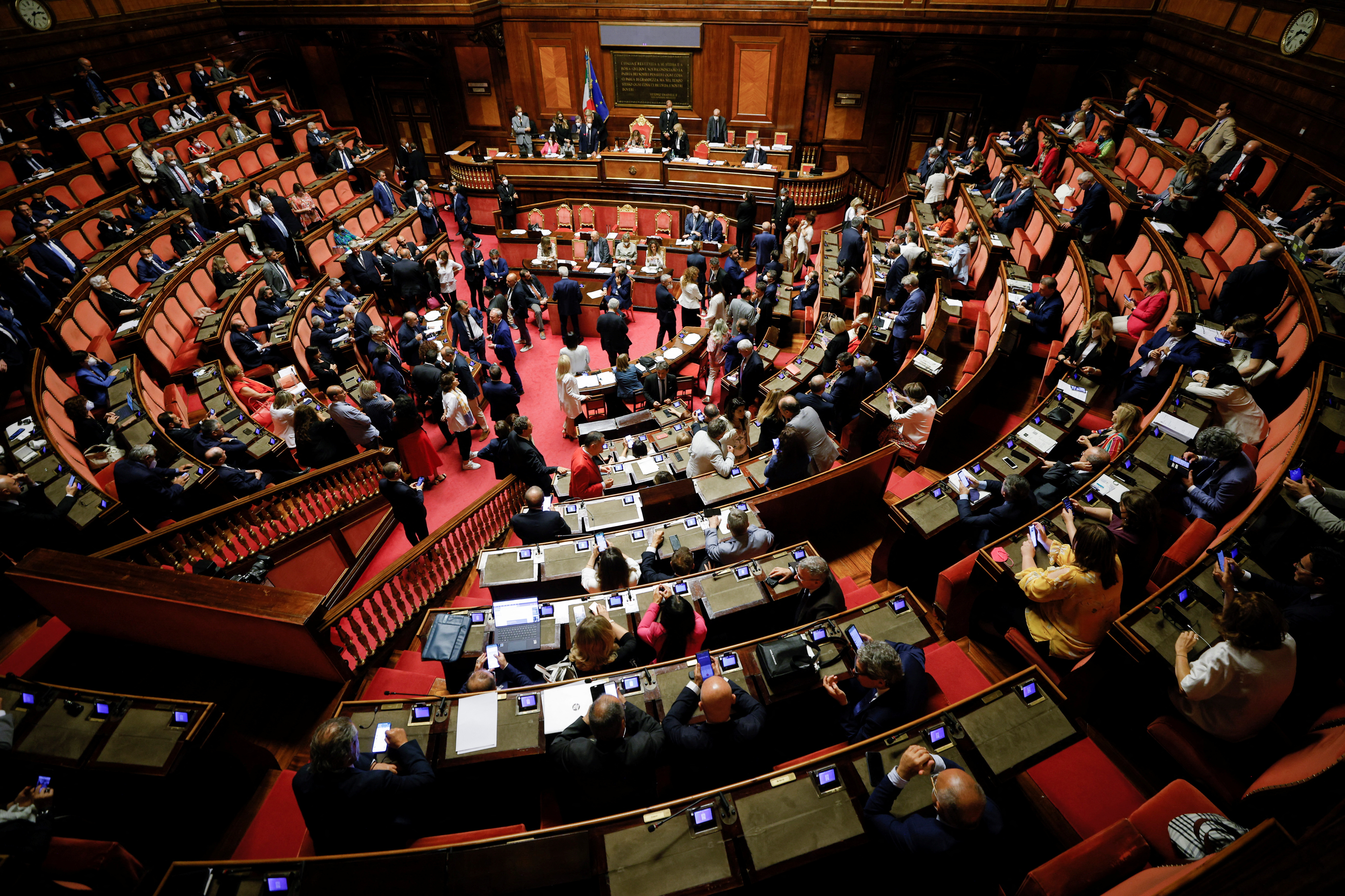 Confidence vote at upper house of parliament in Rome