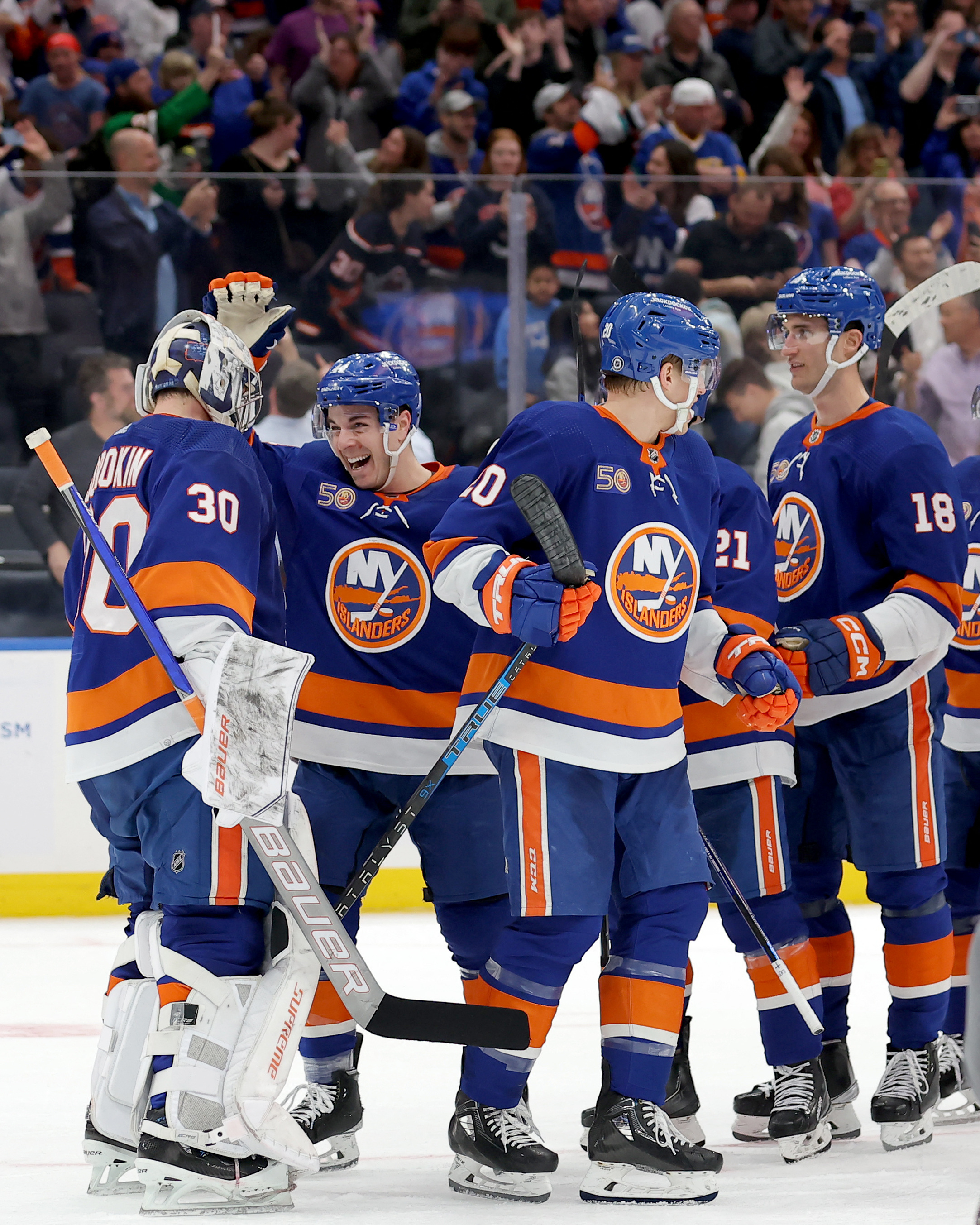 Islanders Double Up Canadiens, Clinch Playoff Berth | Reuters