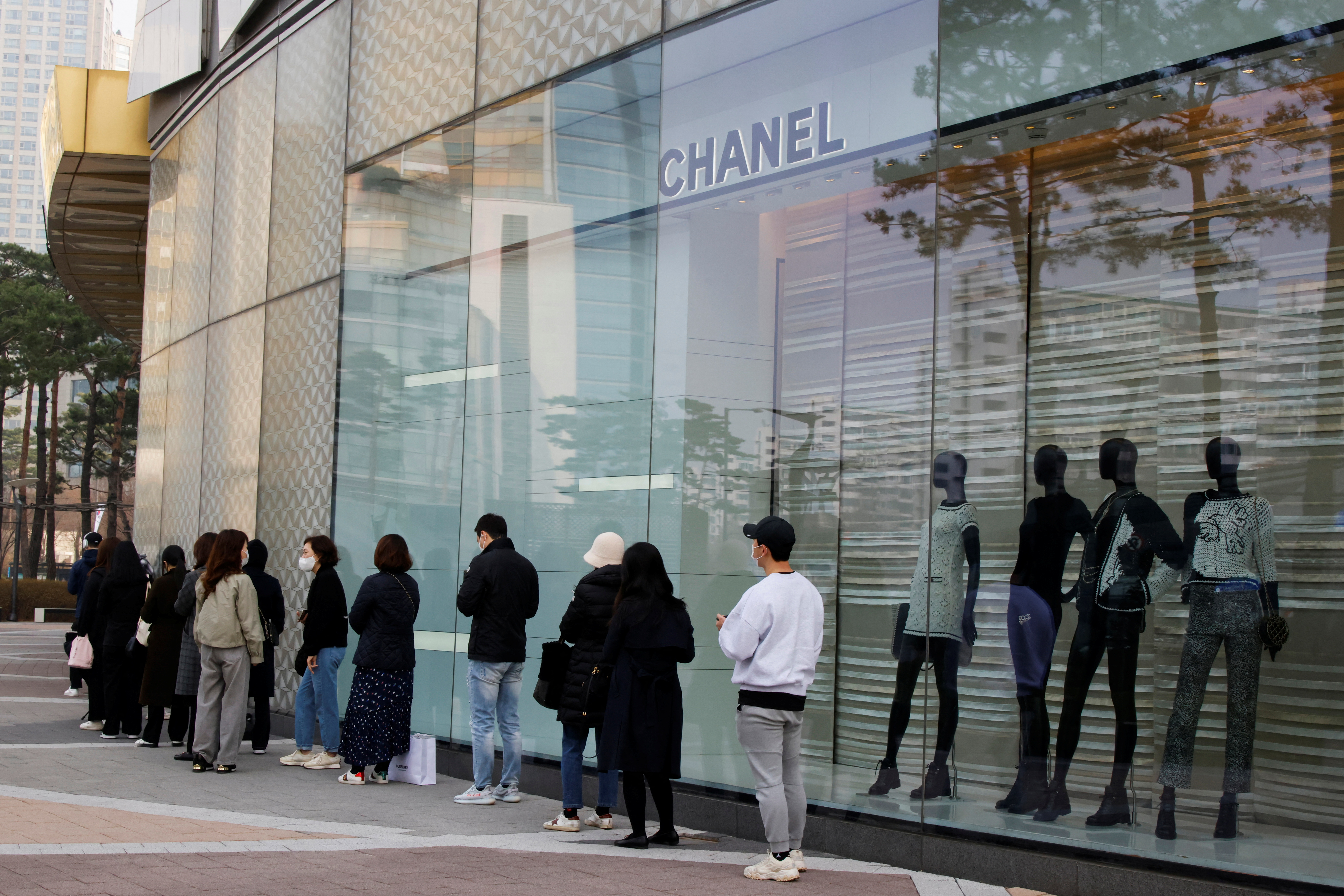 Focus: Handbags at dawn: Chanel duels South Korean resellers in