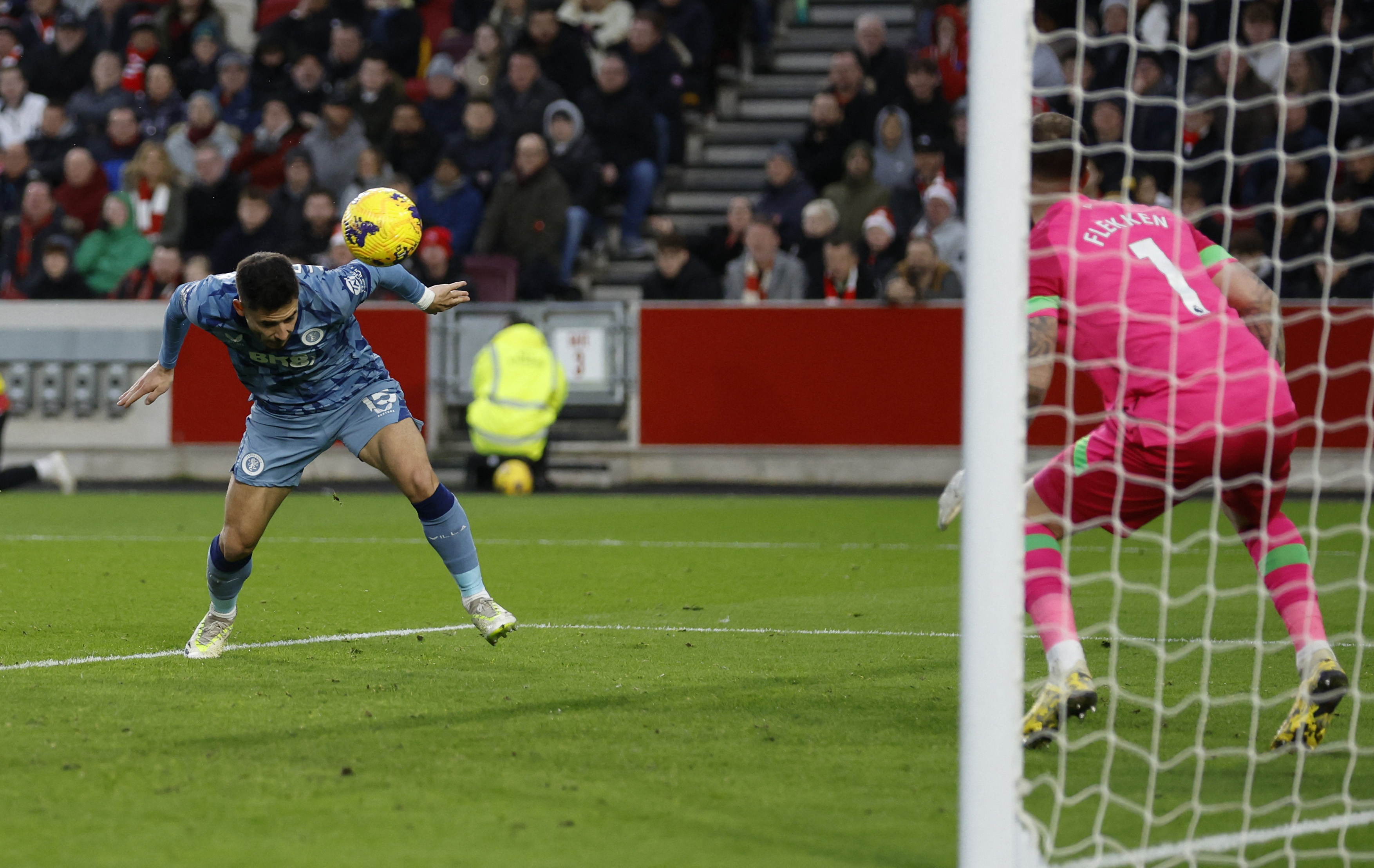 Watkins Downs Old Club As Villa Beat Brentford In Chaotic Game | Reuters