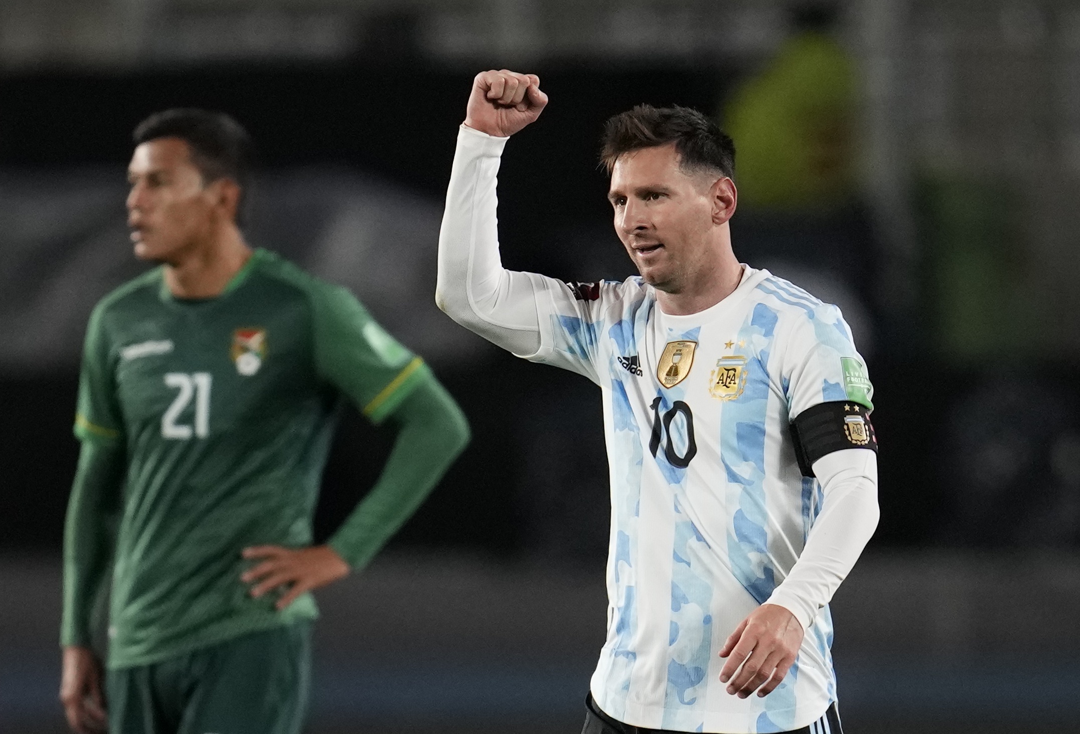 Messi បំបែកកំនត់ត្រាអធិរាជបាល់ទាត់ Pele ក្រោយស៊ុត៣គ្រាប់ផ្តួល Bolivia