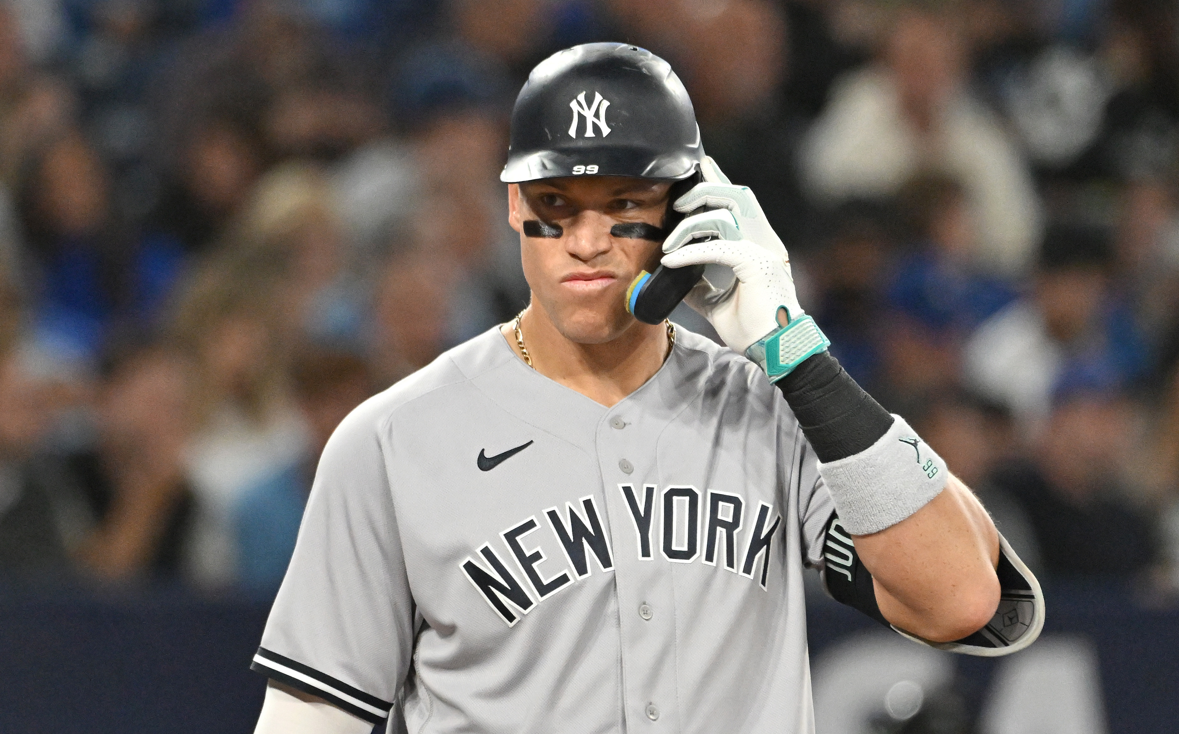 Judge belts 4th homer of series to lead Yankees past Blue Jays