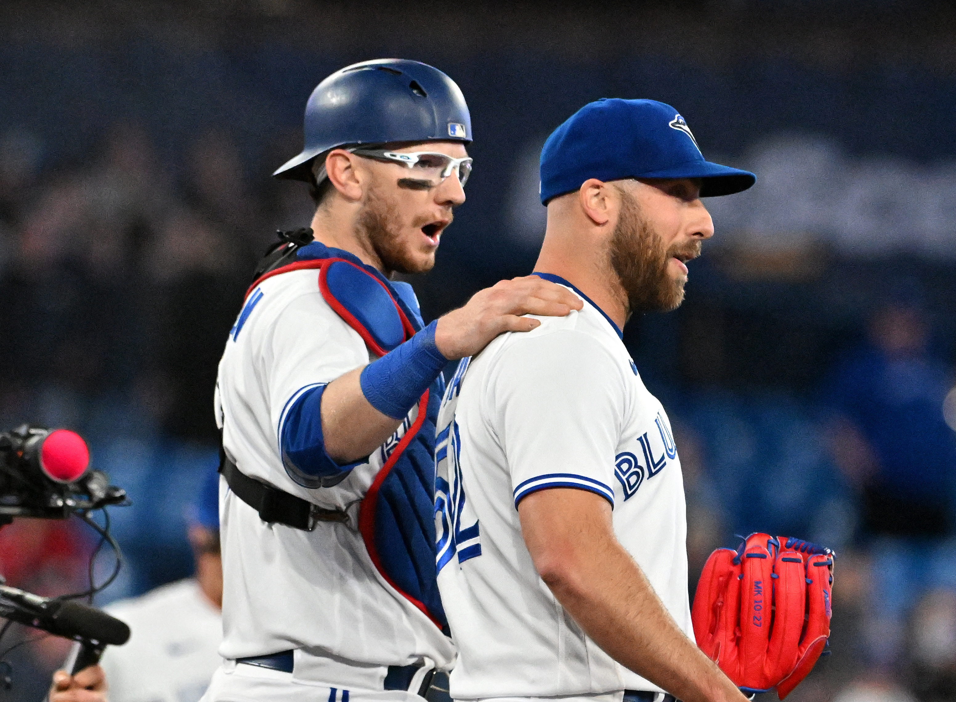 Danny Jansen smacks 2 HRs as Jays blank White Sox