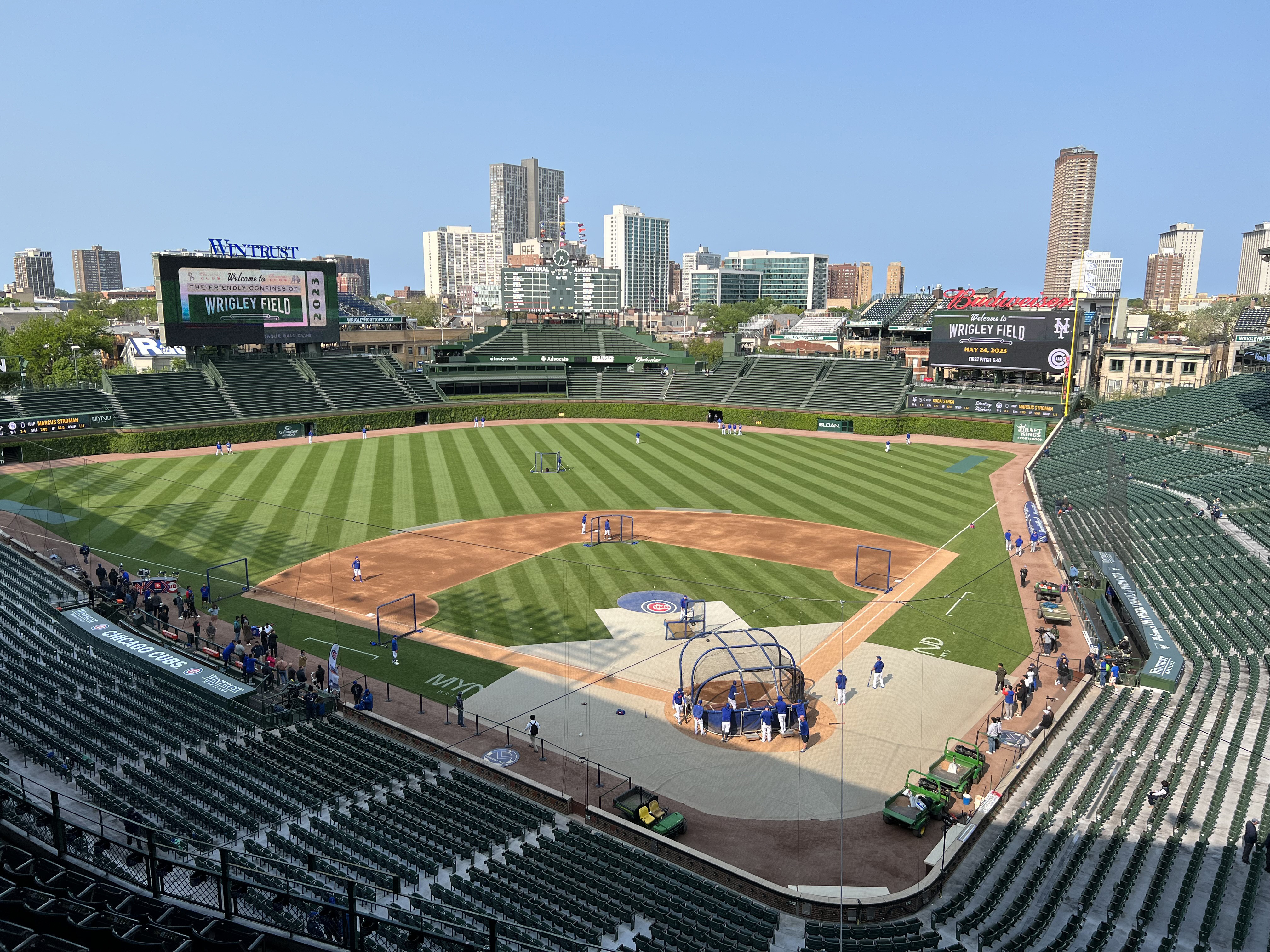 Budweiser Sign to Fill Wrigley's Right Field