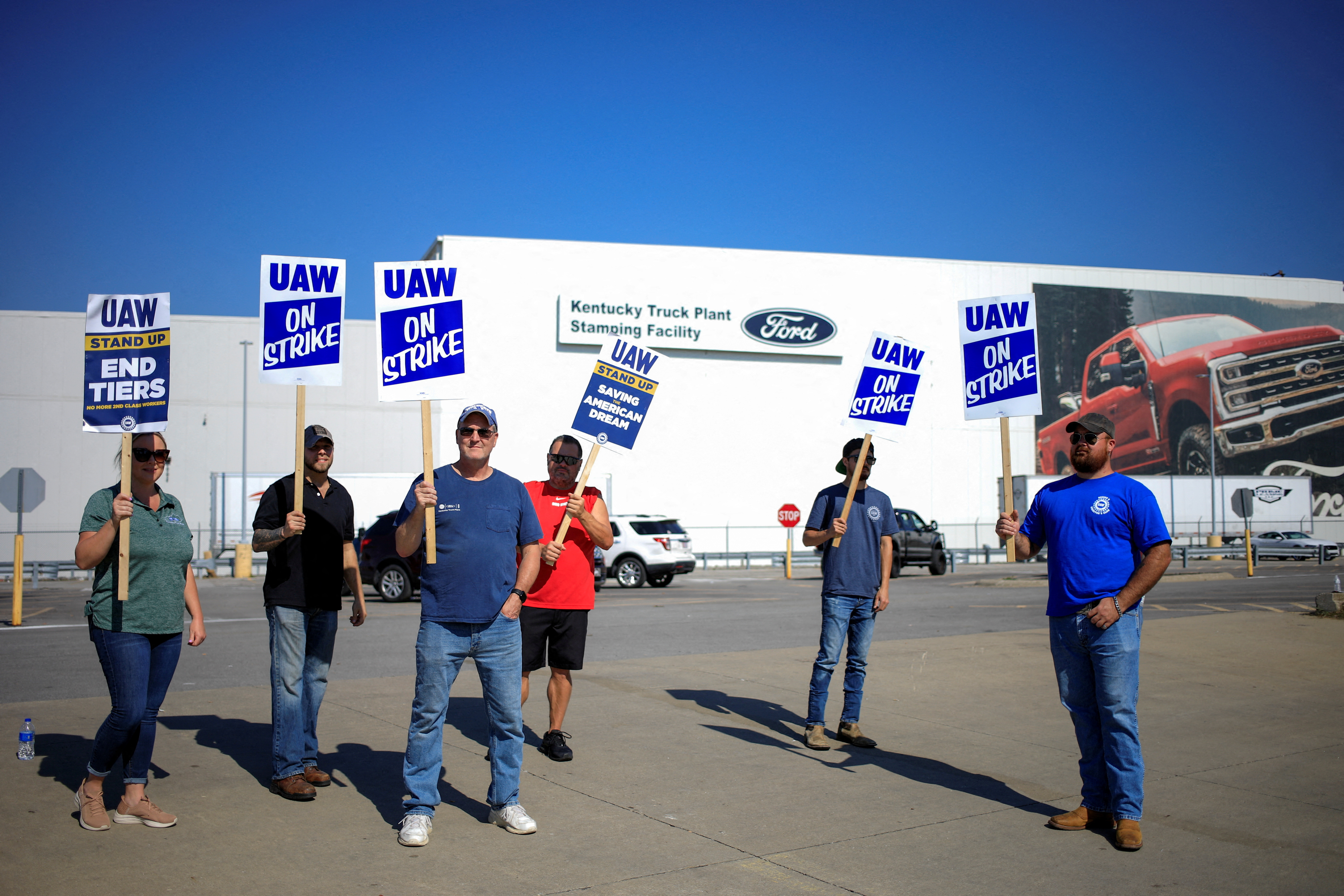 Ford, UAW leaders spar as auto strike costs rise | Reuters