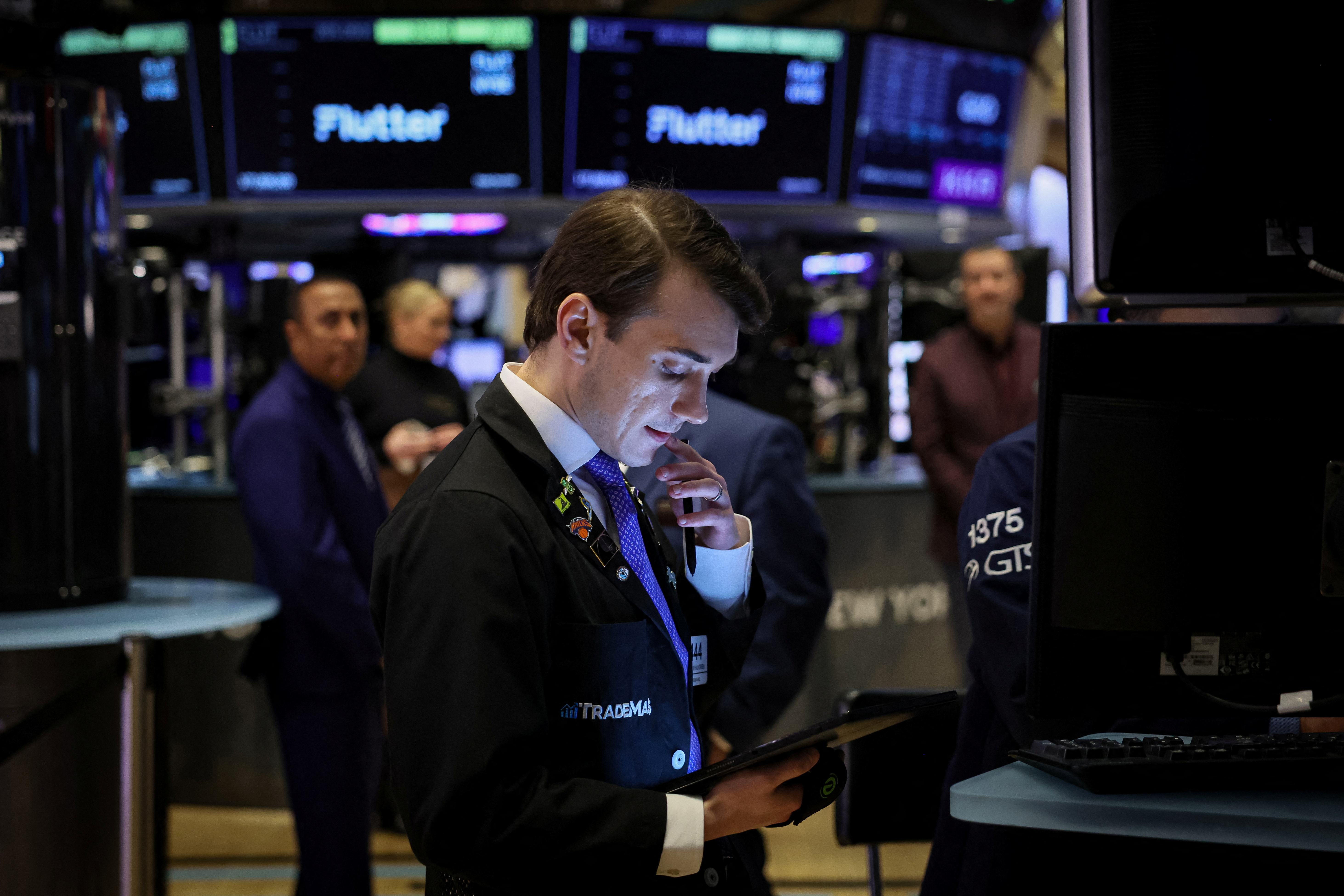 S P 500 closes up focus on earnings and US interest rates Reuters