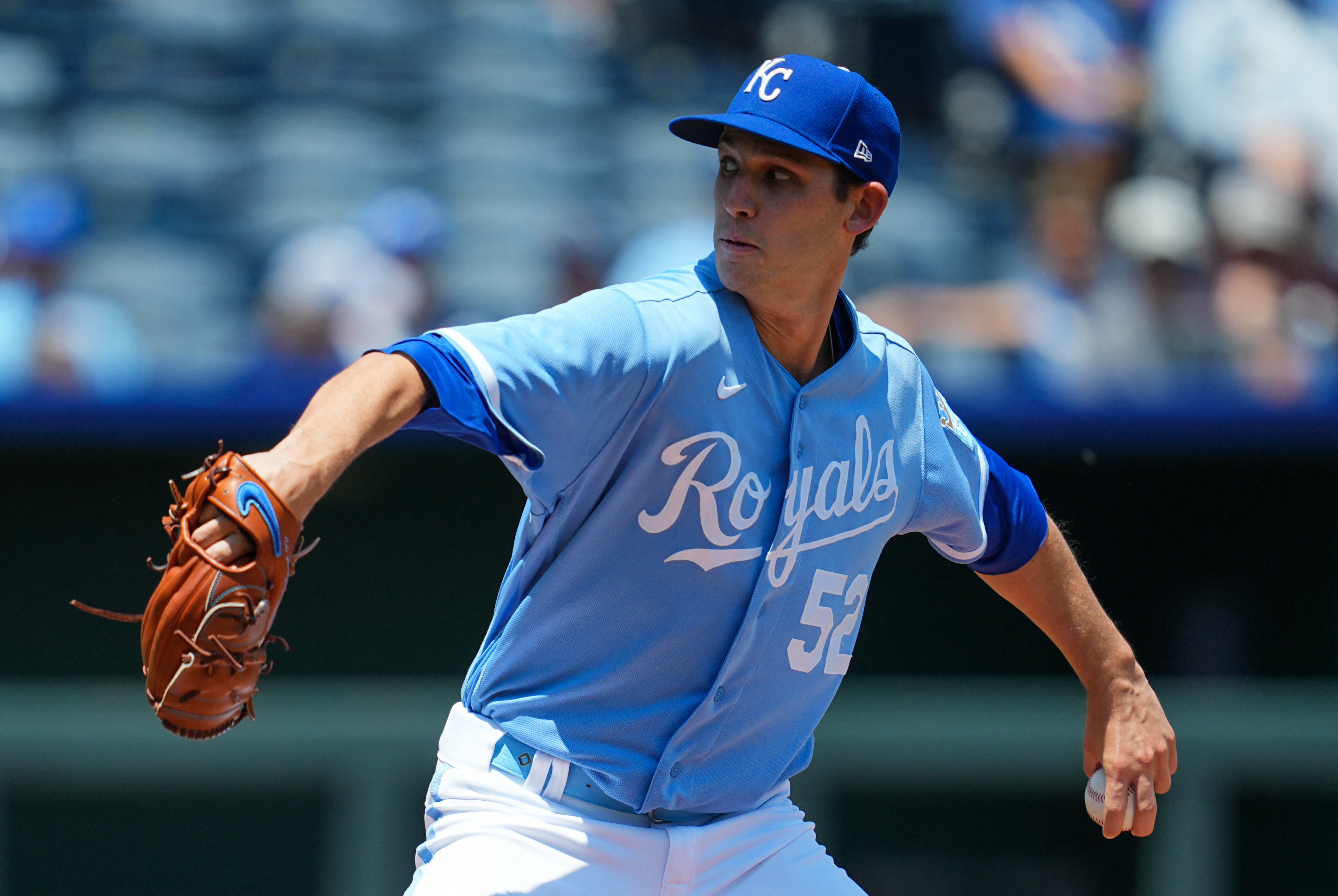 Late error helps Royals avoid sweep against Nationals