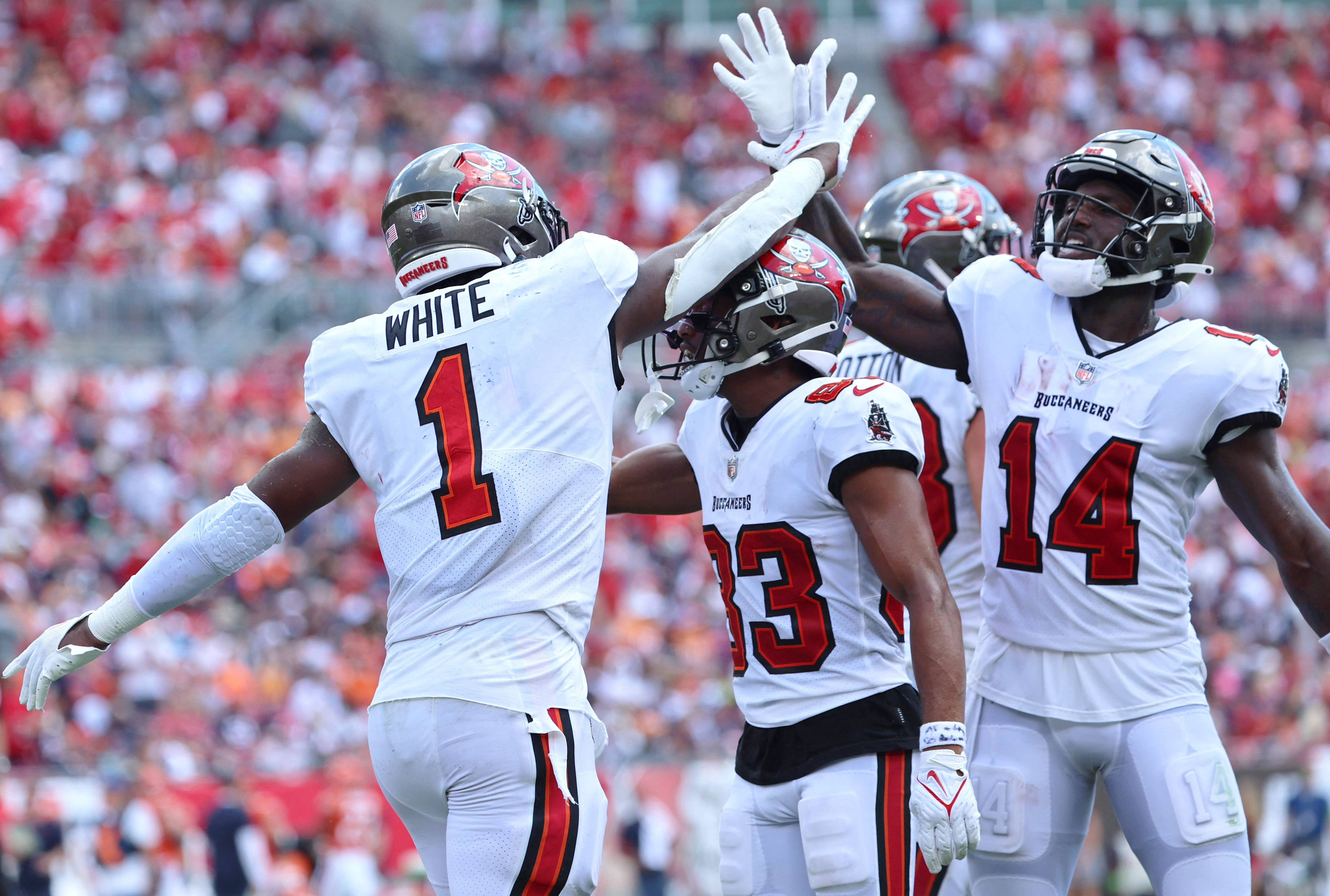 Bucs-Bears Game Thursday Night Will Feature a First in NFL History With  Unique QB Matchup