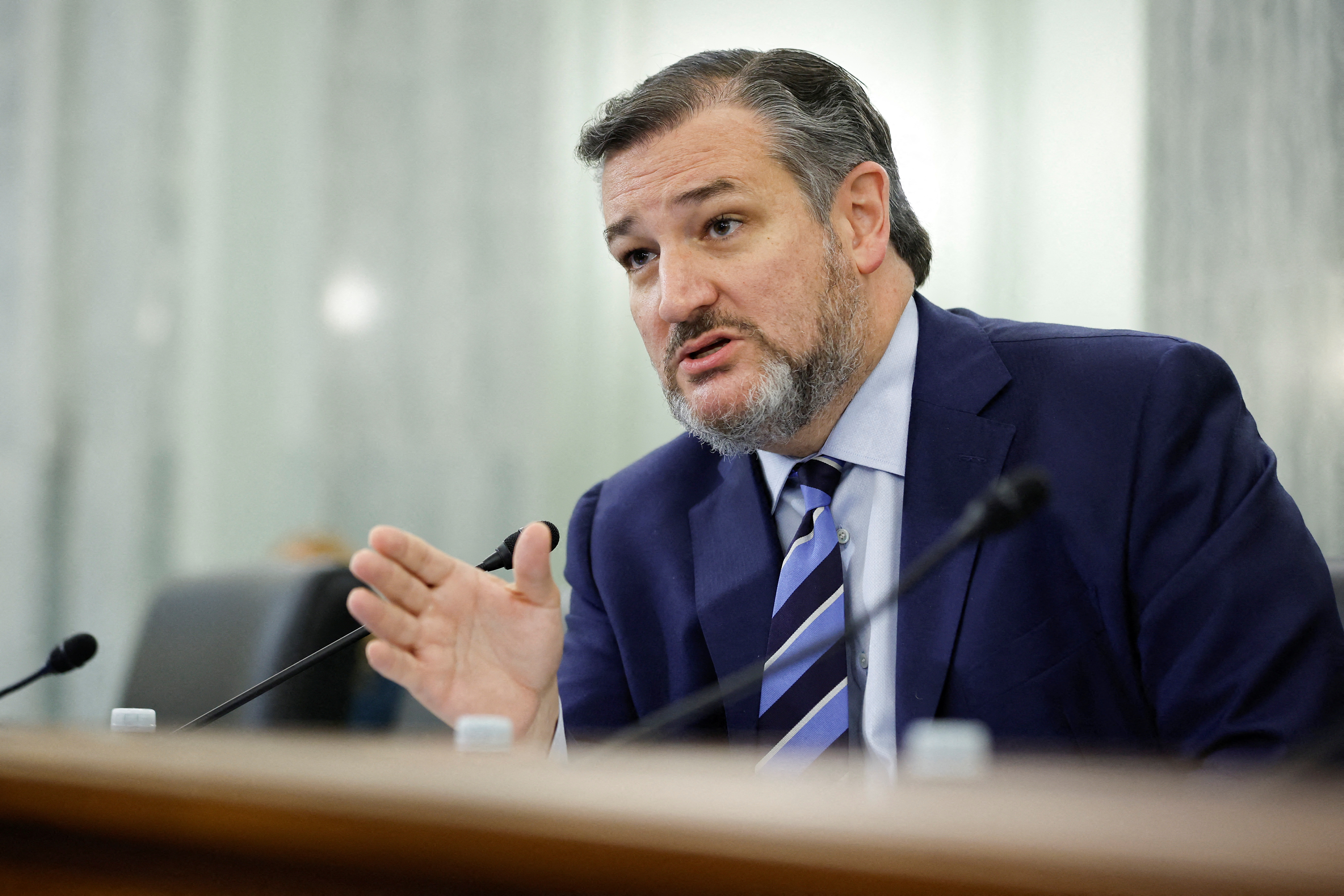 American, Delta, United CEOs testify before U.S. Senate panel