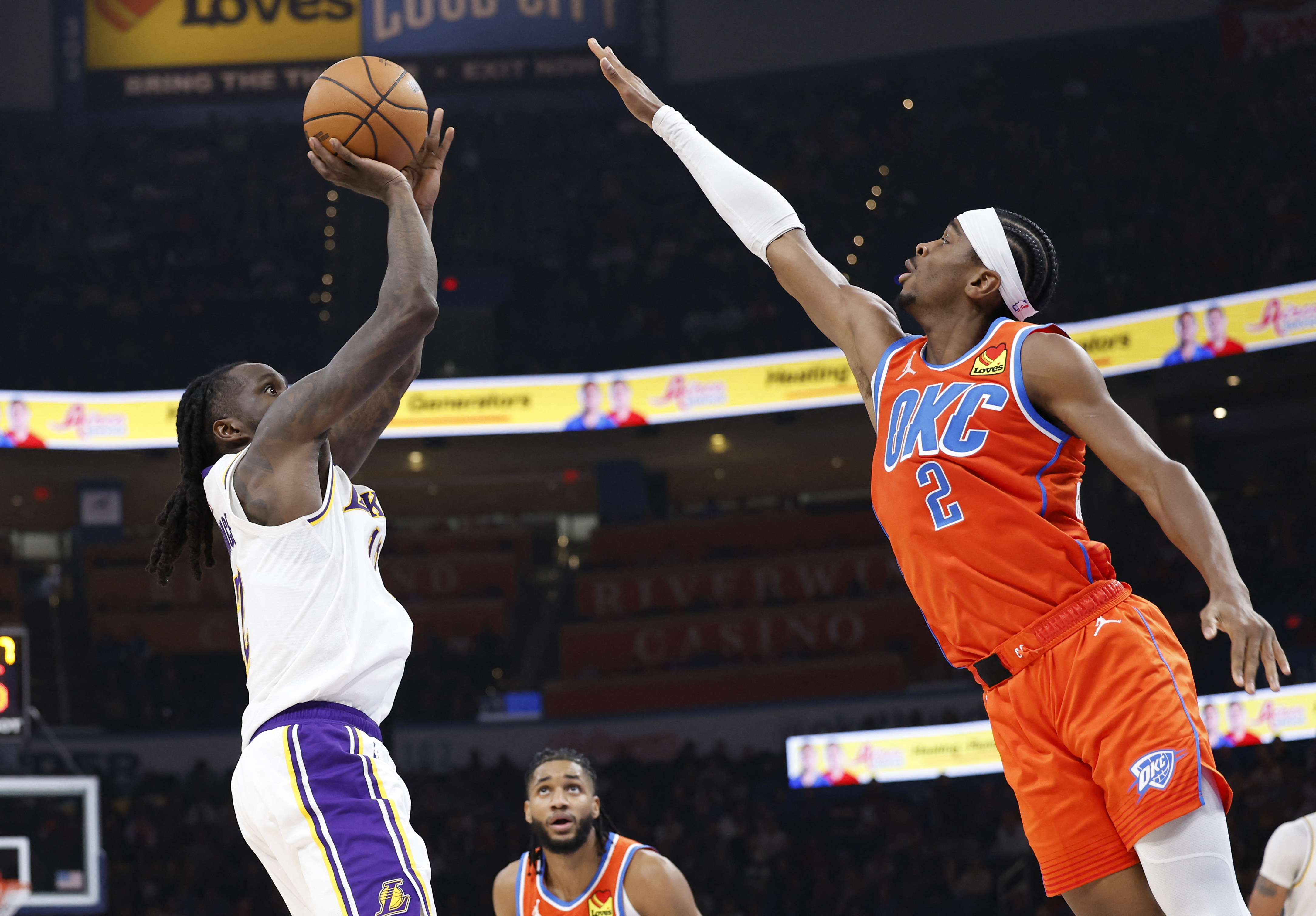 LeBron James scores season-high 40 points, Lakers beat Thunder to end  4-game skid