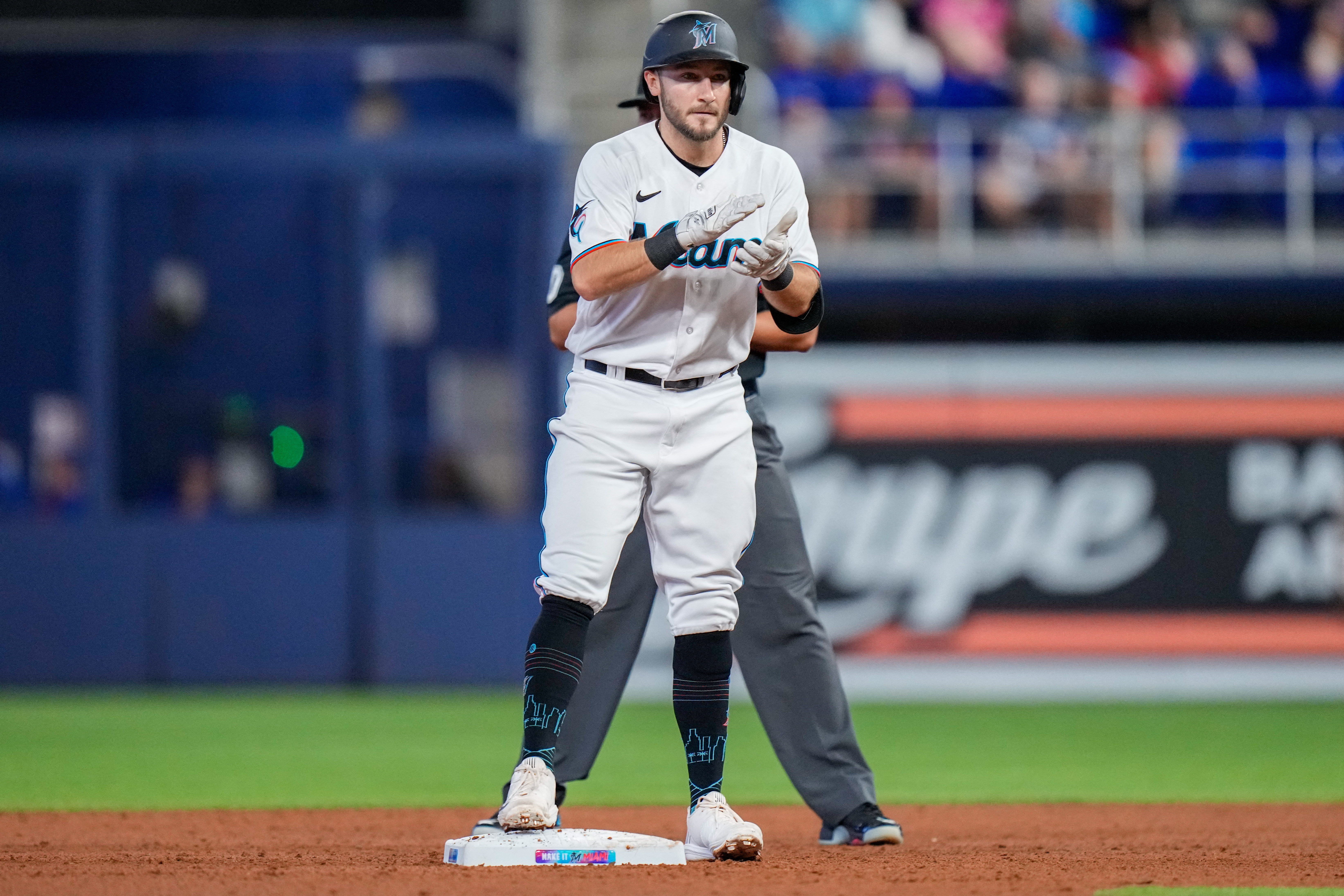 Luis Arraez drives in game-winning run as Marlins top Cubs