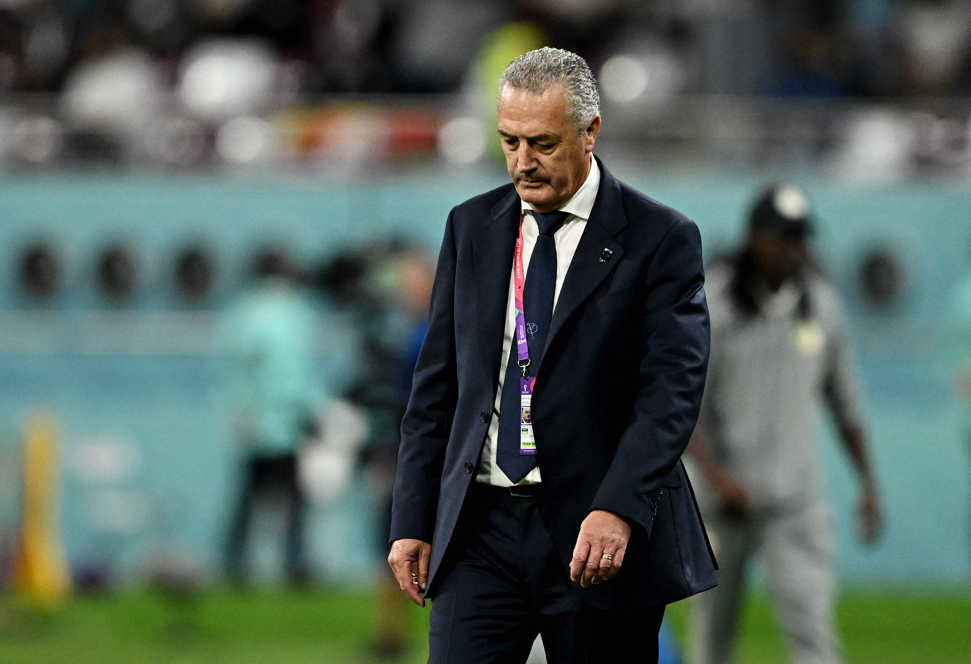 Alfaro leaves job as Ecuador coach | Reuters