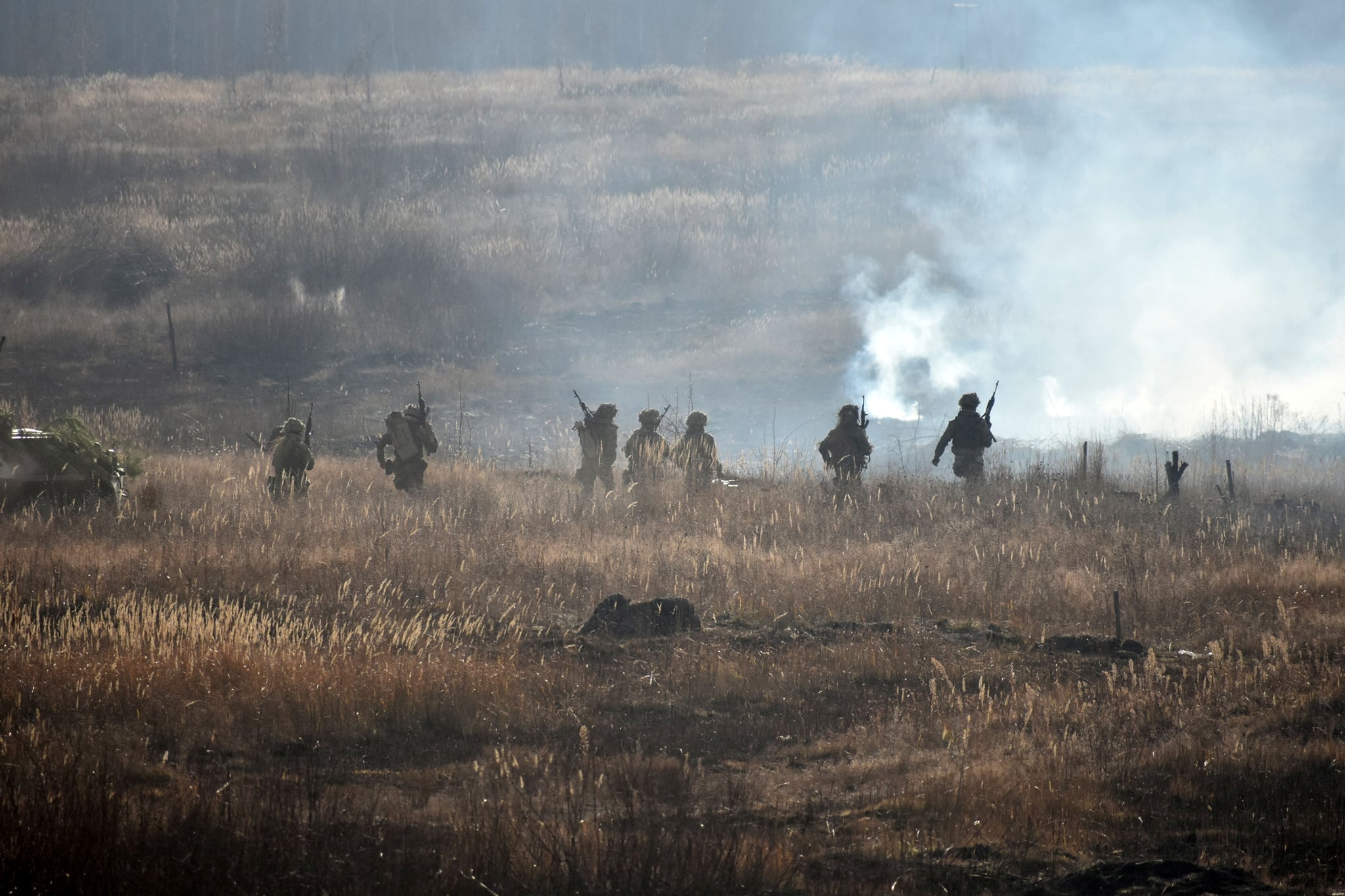 Servicemen of the Ukrainian Air Assault Forces attend military drills in Zhytomyr Region, Ukraine November 21, 2021. Press service of the Ukrainian Air Assault Forces Command/Handout via REUTERS