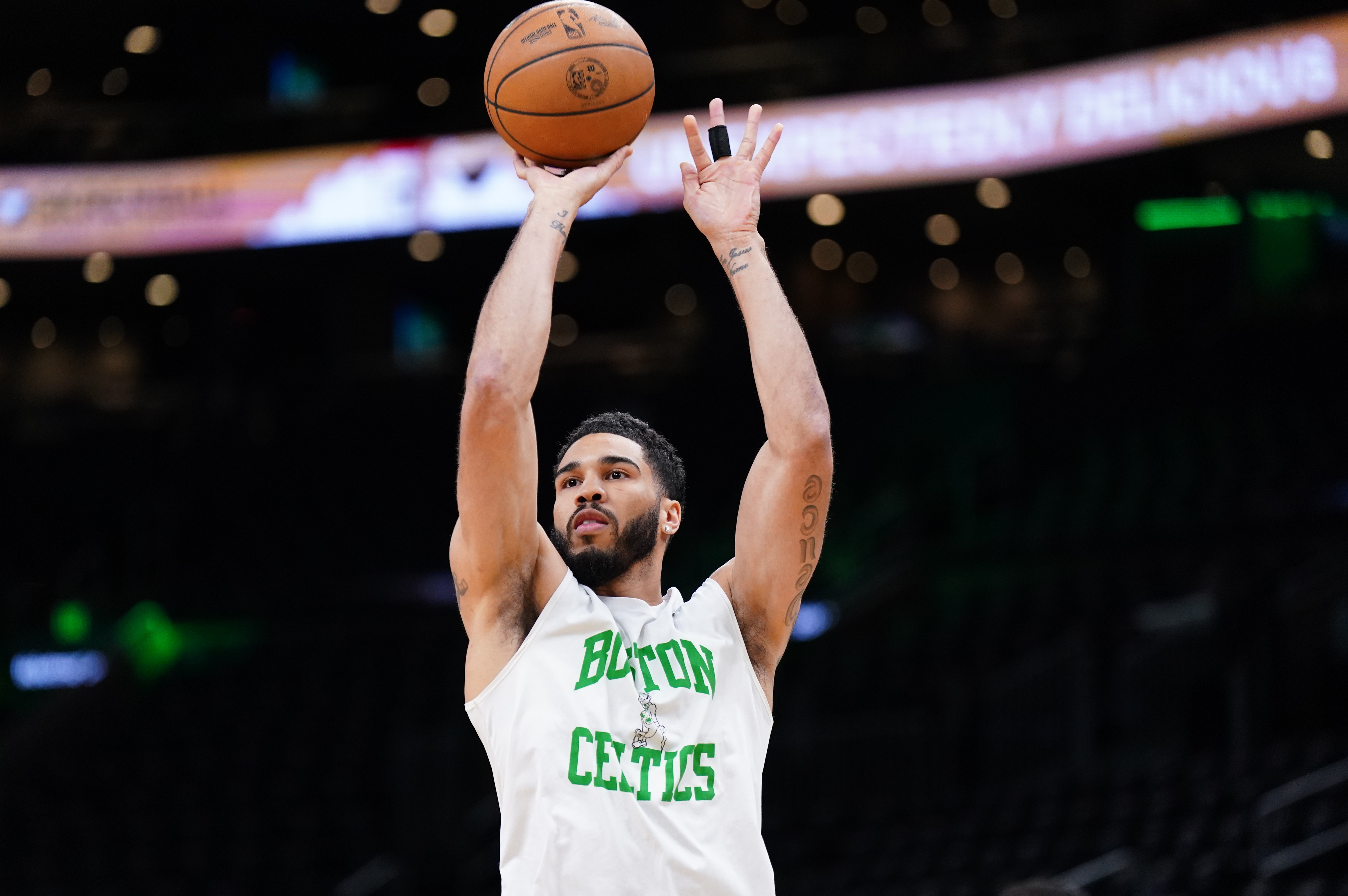 Tyler Herro, Heat shoot down Celtics in Game 2 | Reuters