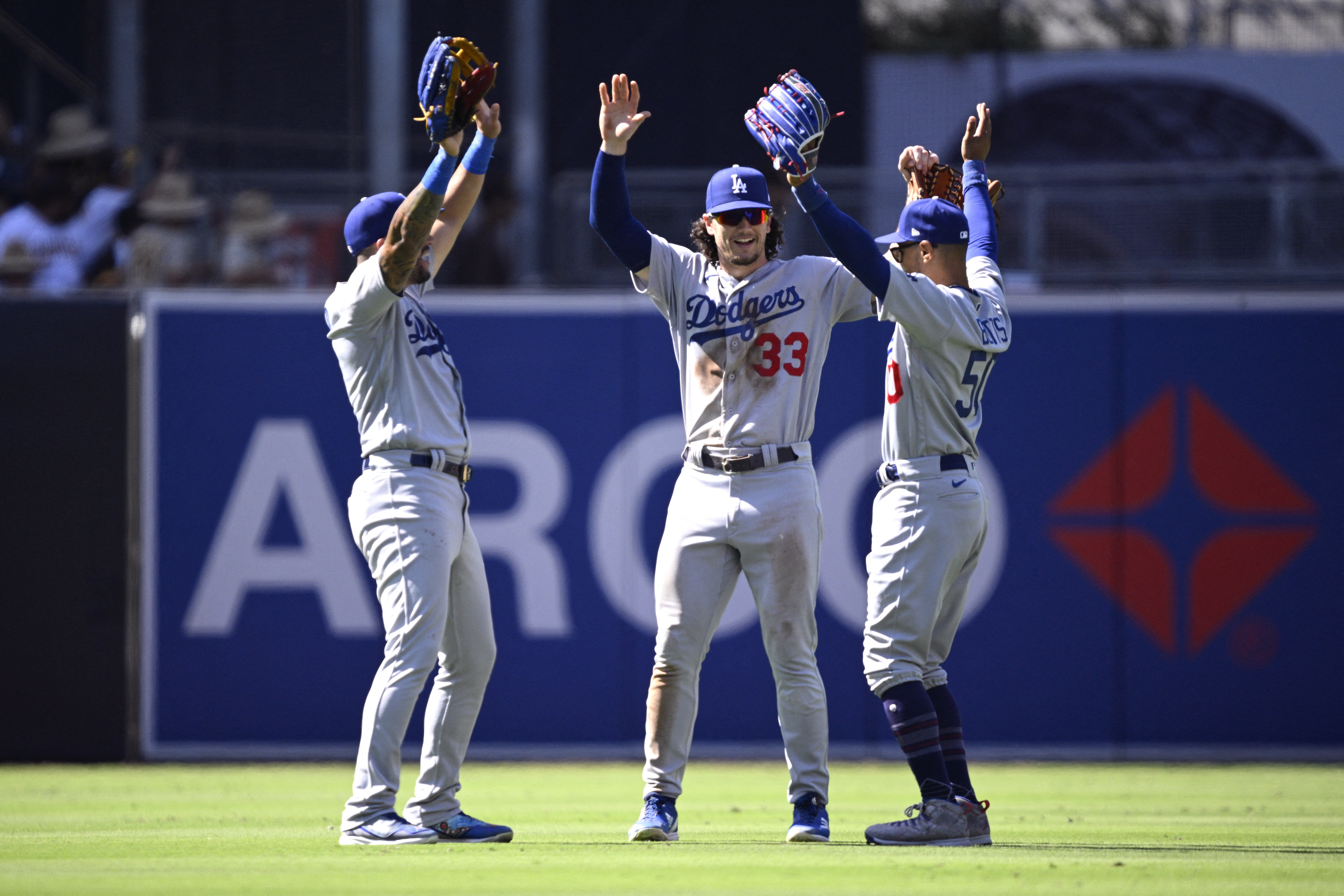 Mookie Betts (grand slam), Dodgers overpower Padres