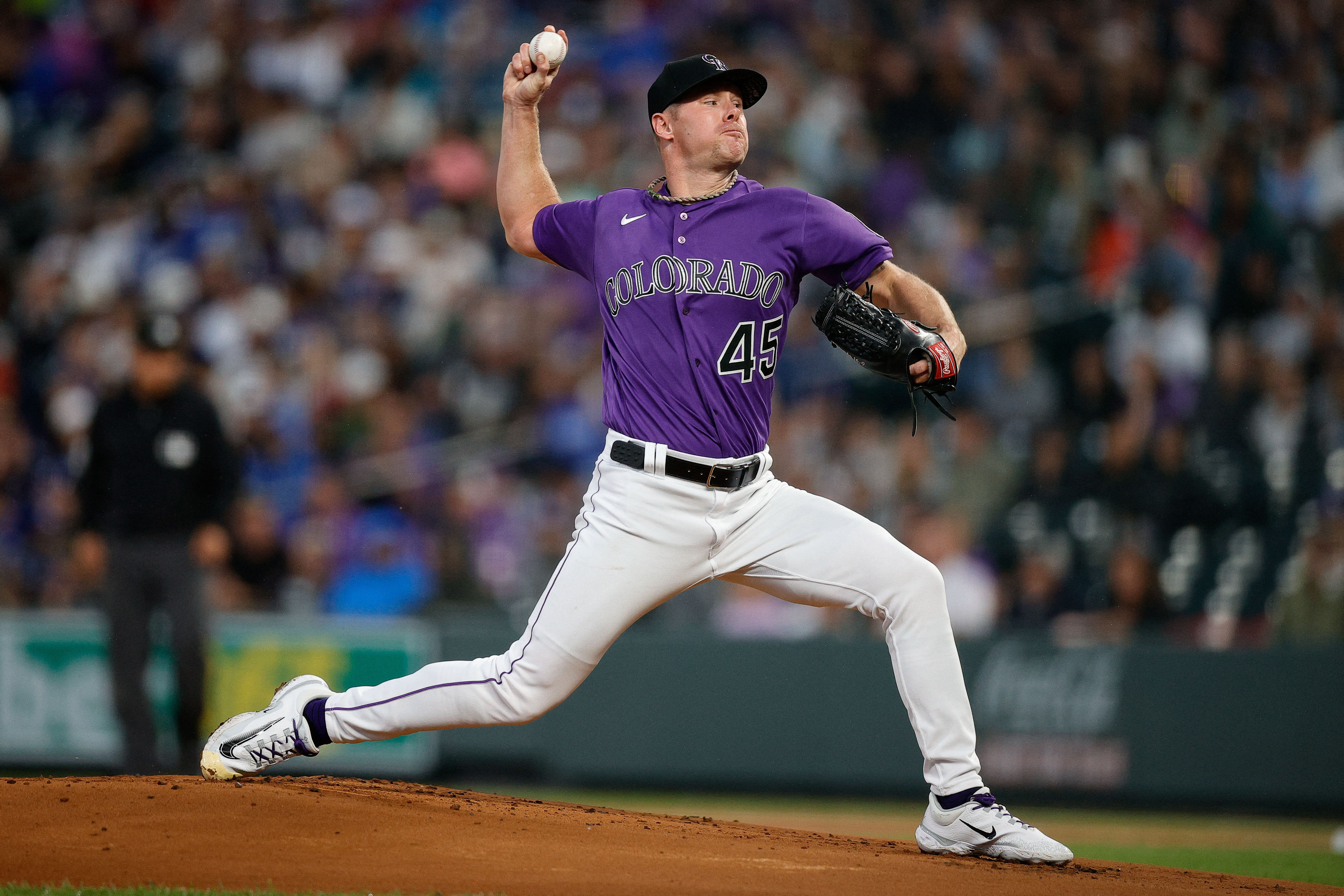 Dodgers drub Rockies in hail-delayed game