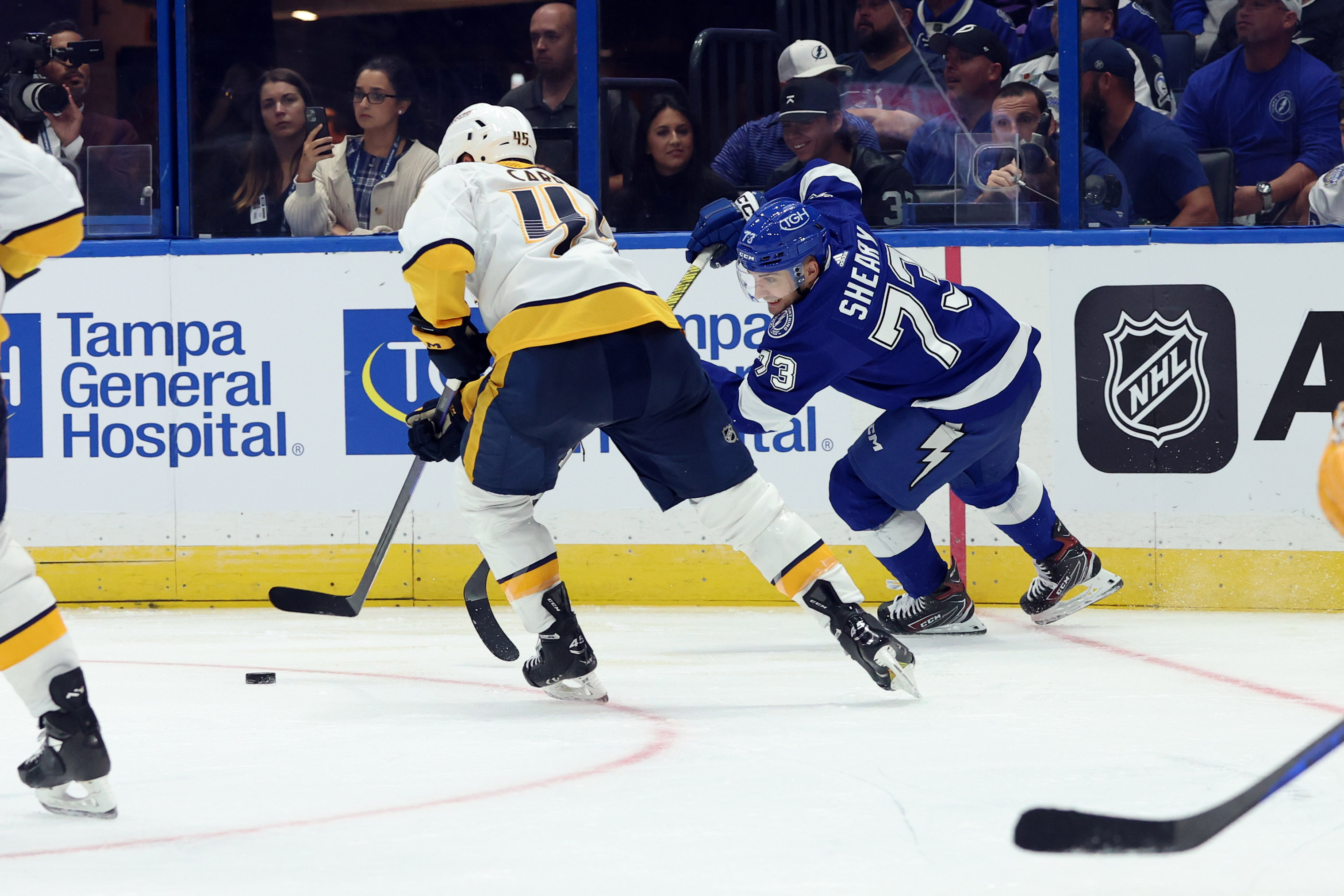 Lightning Open Nhl Season With Back And Forth Win Over Preds Reuters