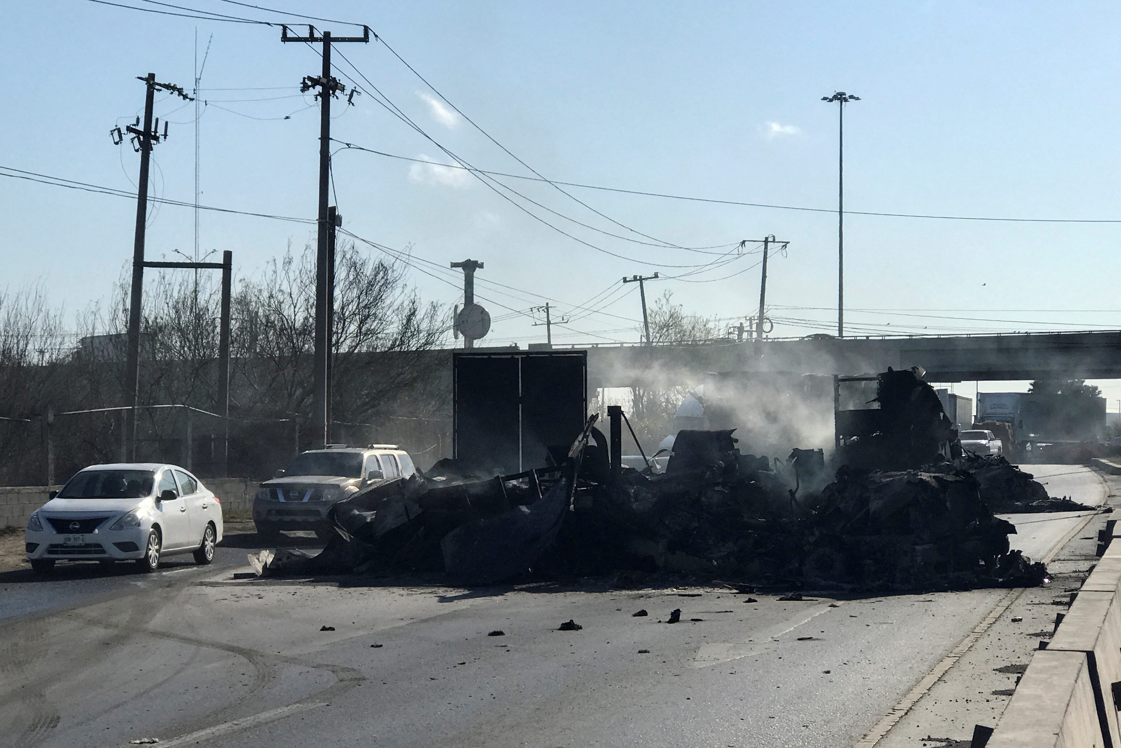Vehicle set ablaze after detention of a gang leader, in Nuevo Laredo