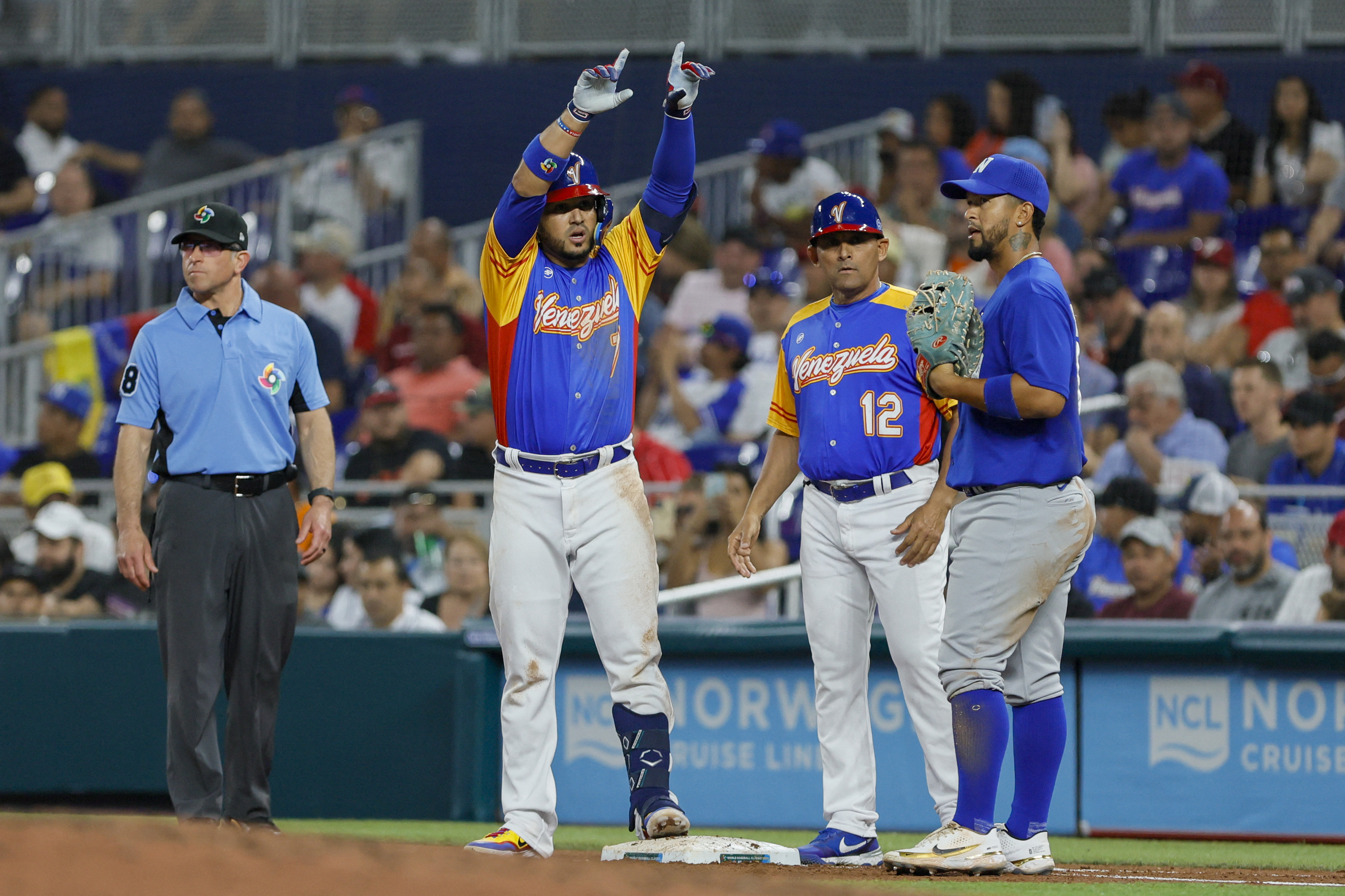 World Baseball Classic: Venezuela tops Nicaragua 4-1 in Miami