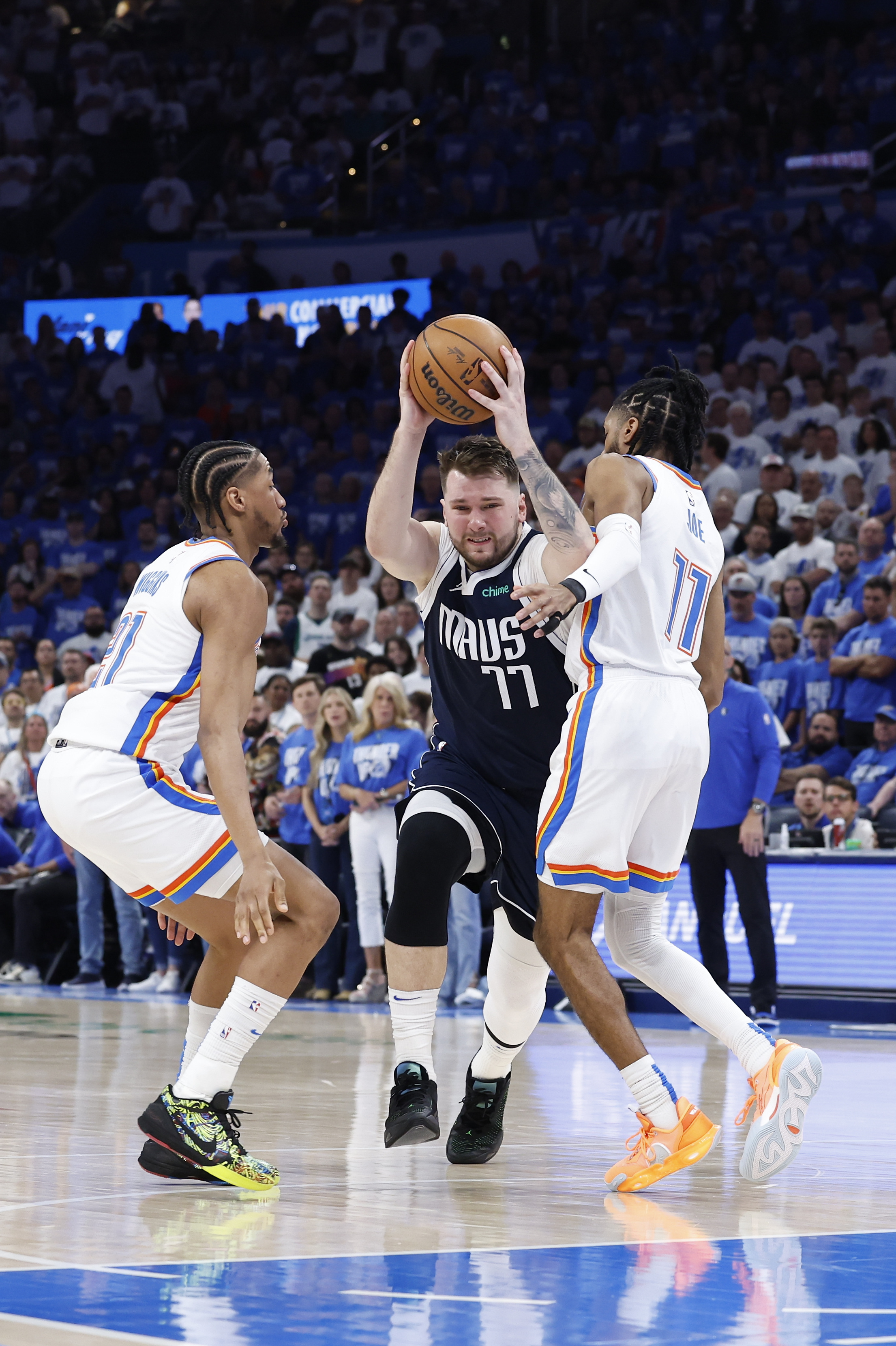 Shai Gilgeous-Alexander, Thunder overpower Mavs in opener | Reuters