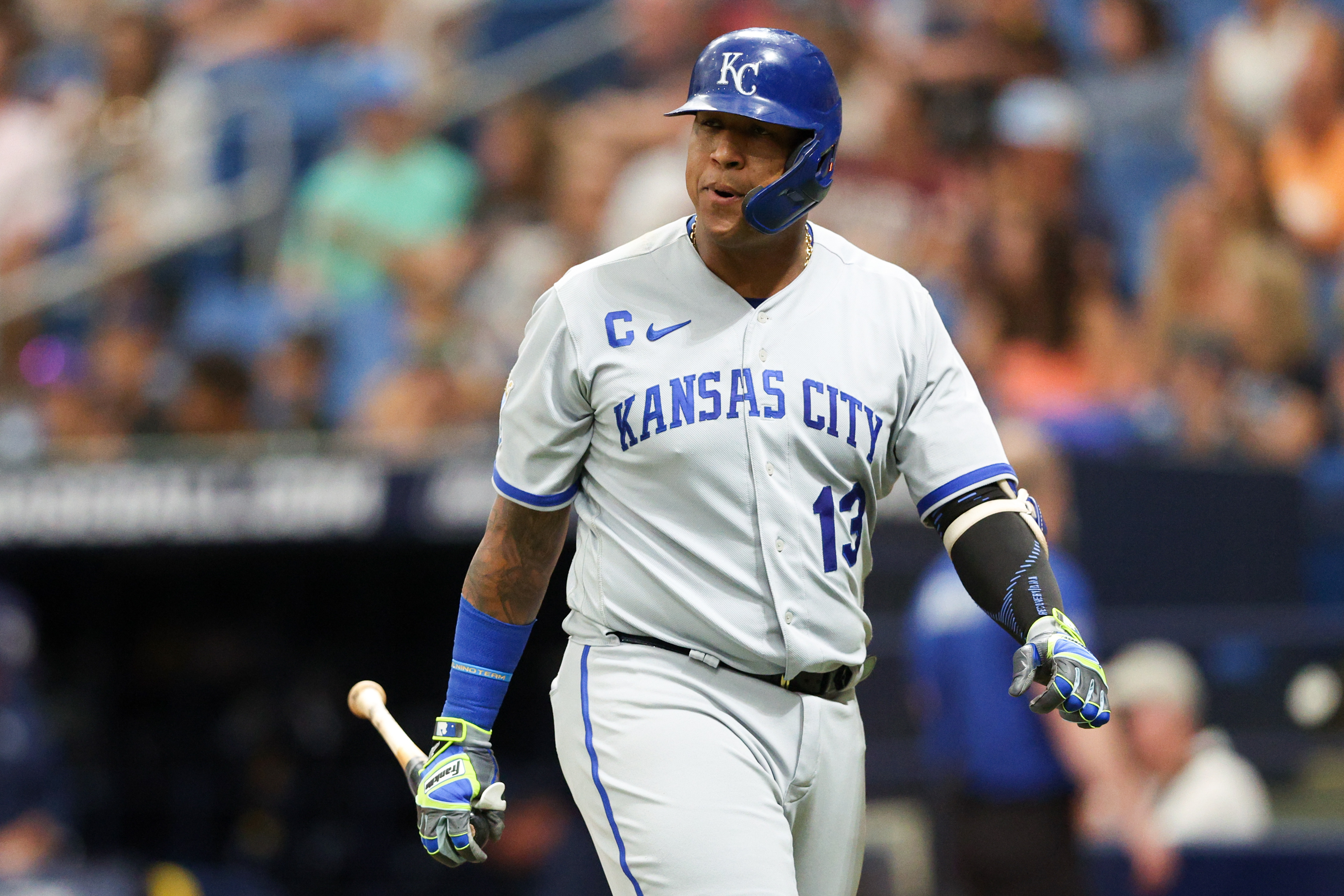 Kansas City Royals: Catcher position in trouble as Salvador Perez recovers