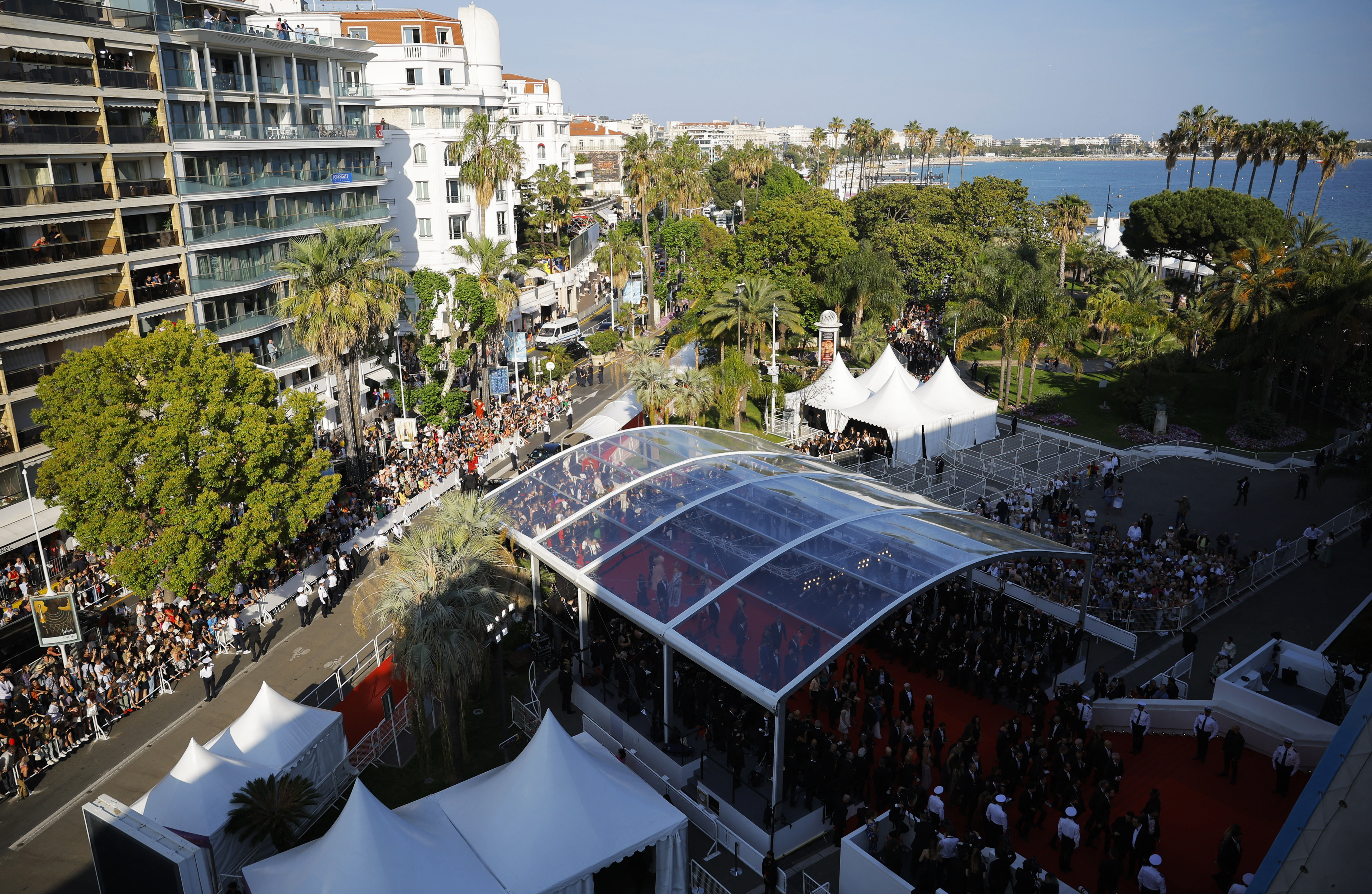 Liên hoan phim Cannes lần thứ 75 - Lễ khai mạc - Thảm đỏ đến