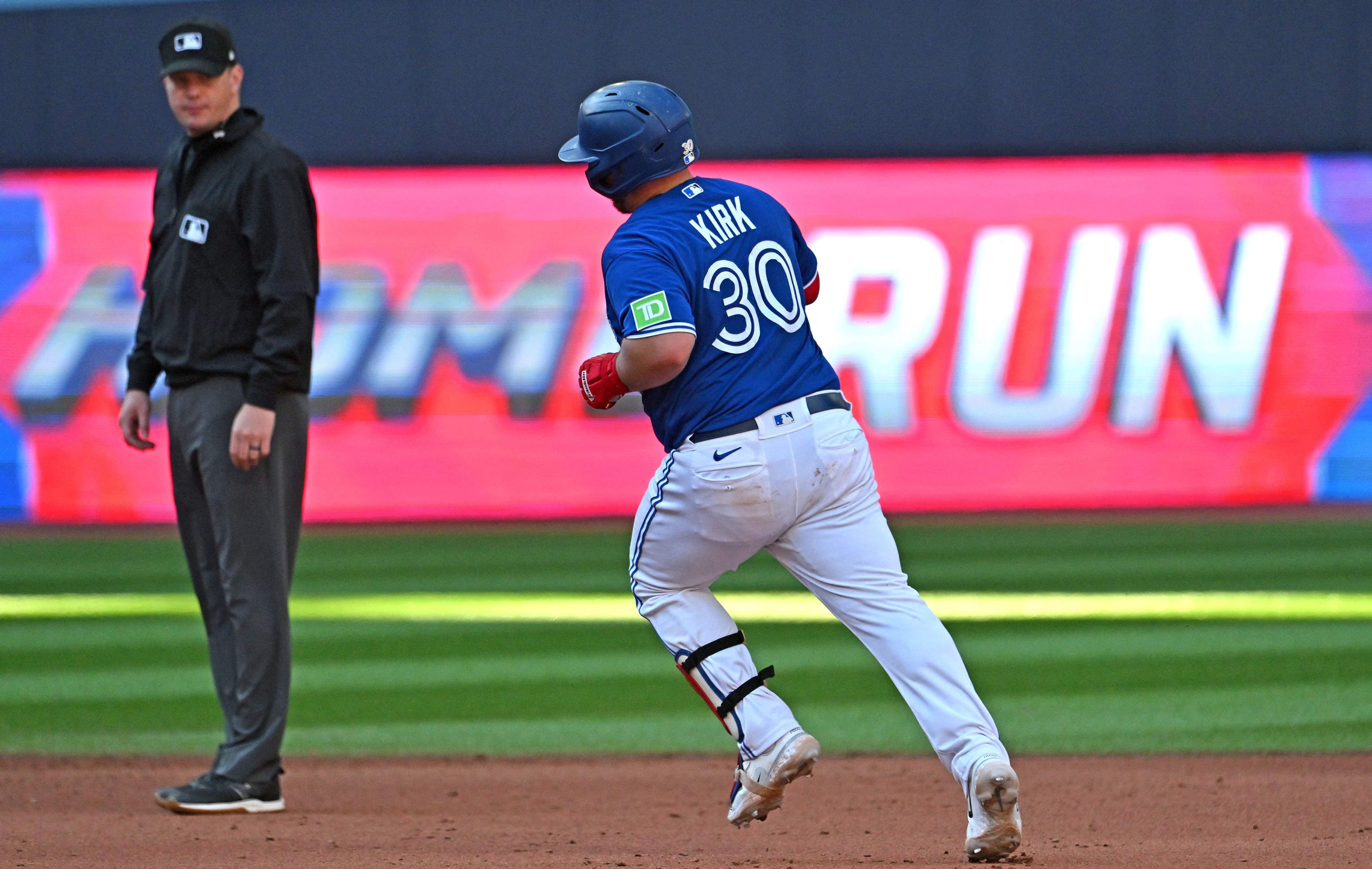 Kirk hits 2 home runs, Espinal also homers as Blue Jays control
