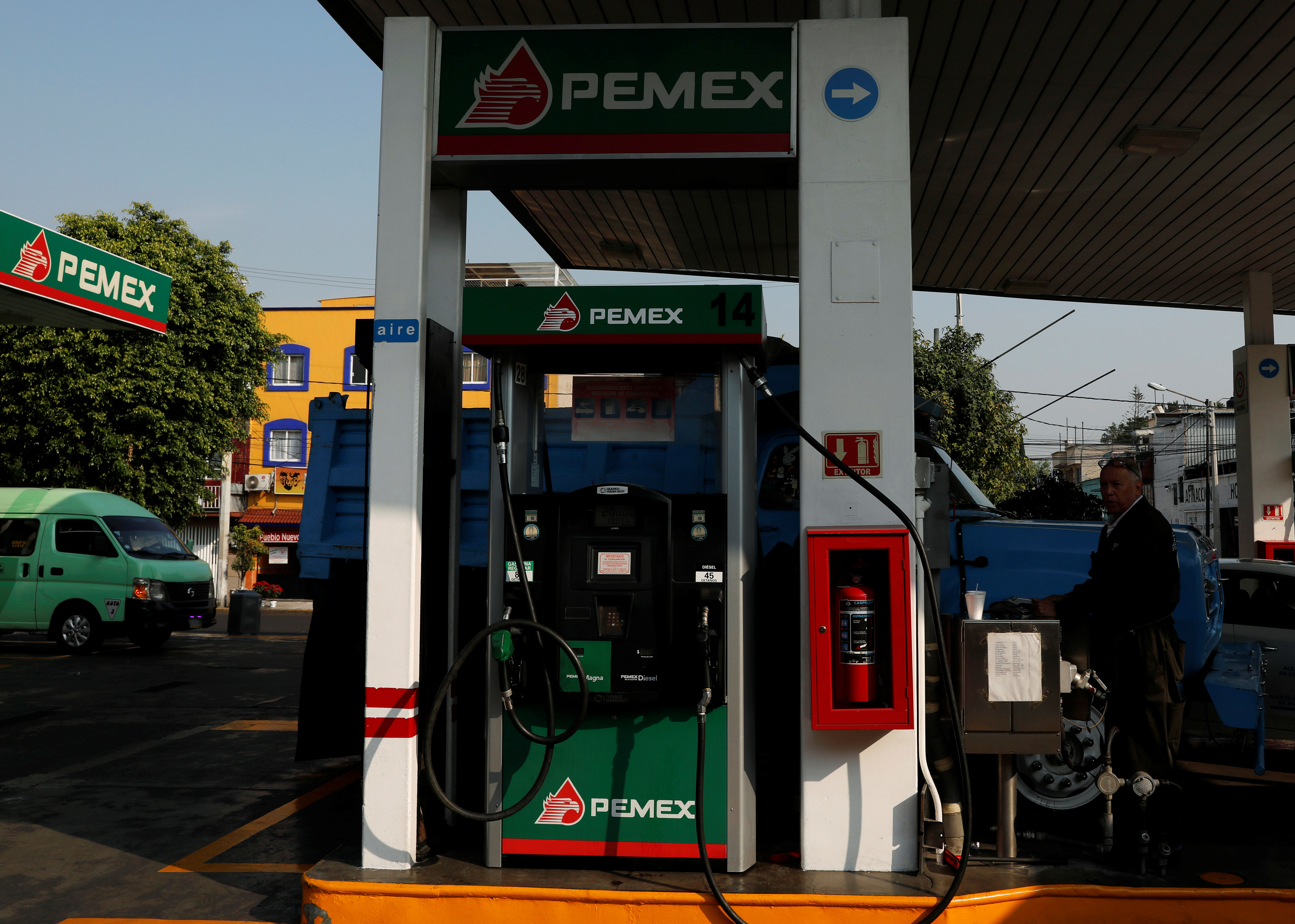 EXCLUSIVE Mexico postpones low sulfur diesel rule until 2025