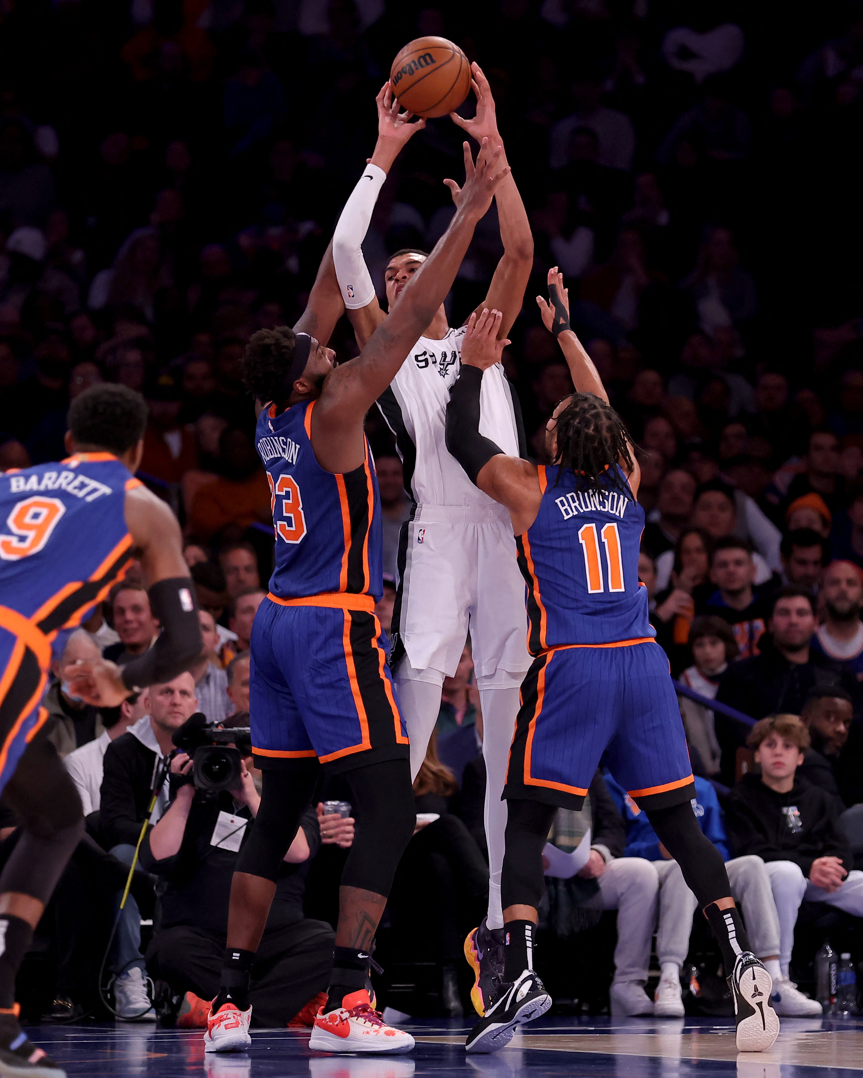 Melhores momentos New York Knicks x San Antonio Spurs pela NBA (126-105)