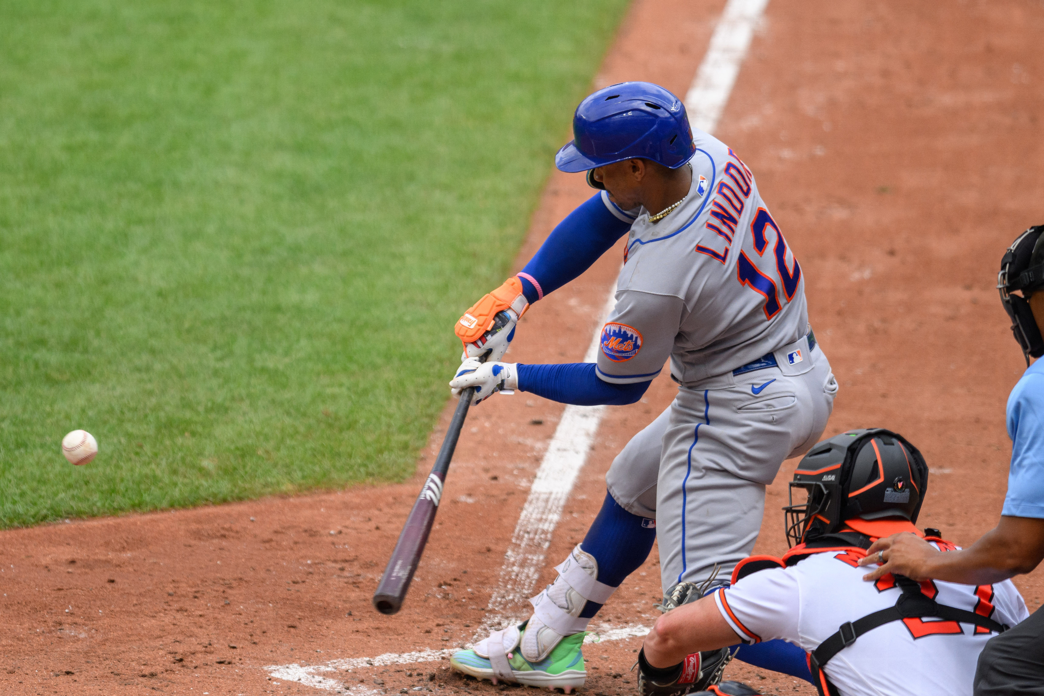 Nunez hits two homers to carry Orioles past skidding Mets 