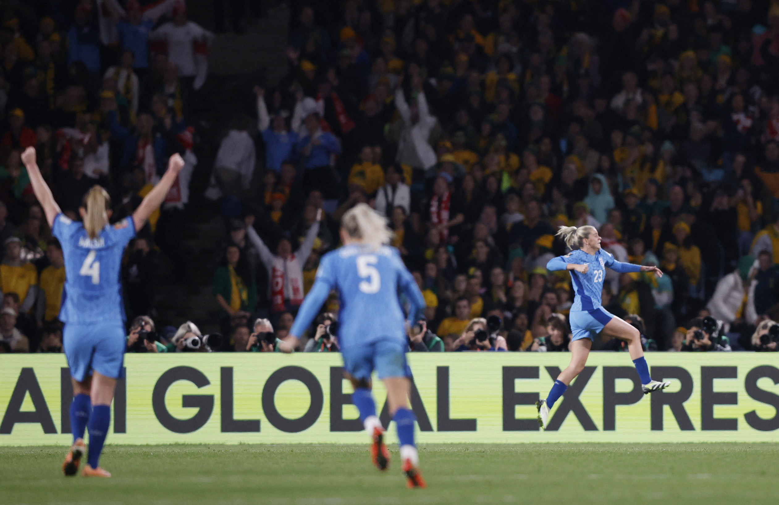 England beat co-hosts Australia to reach Women's World Cup final