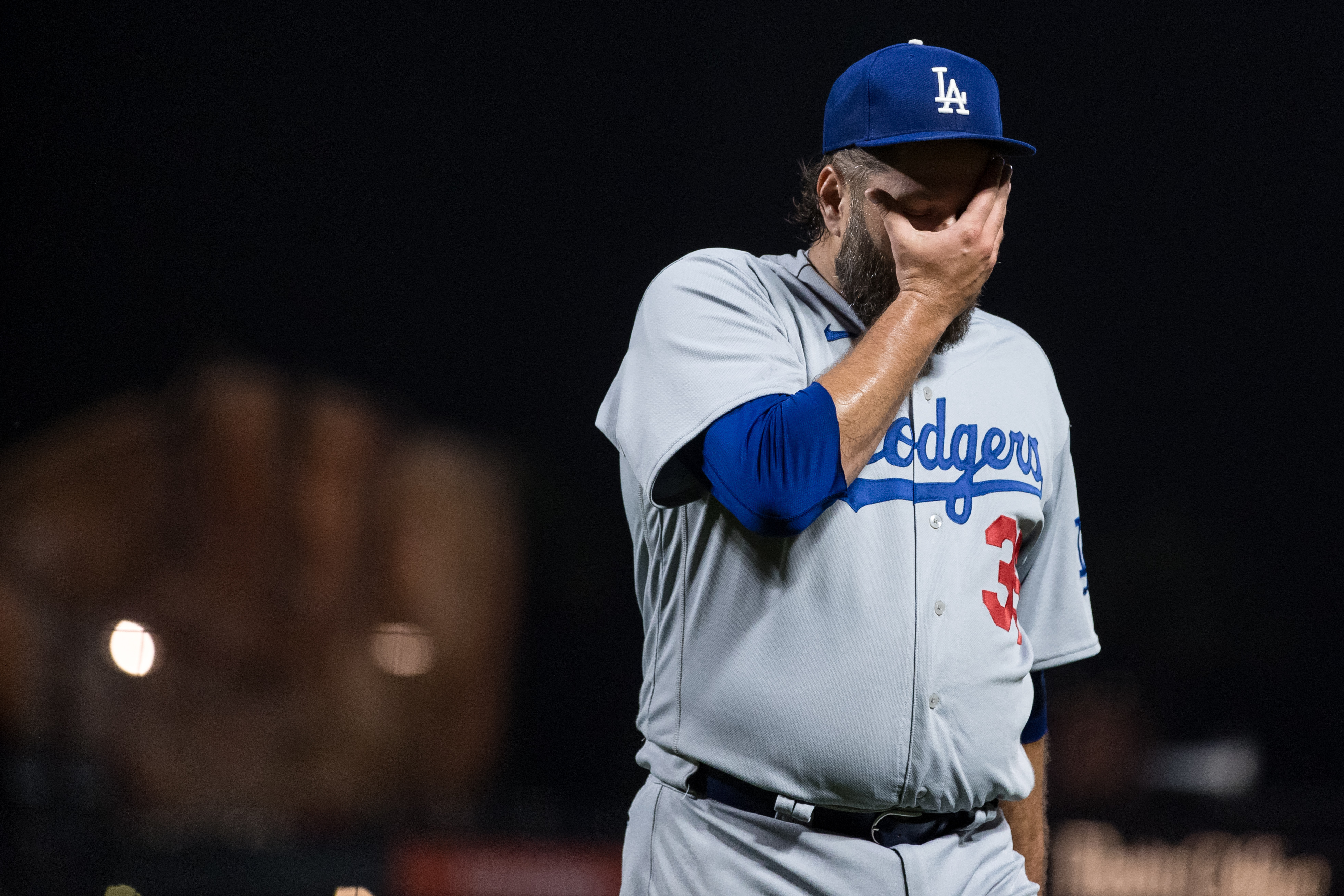 Dodgers spoil debut of interim Giants manager