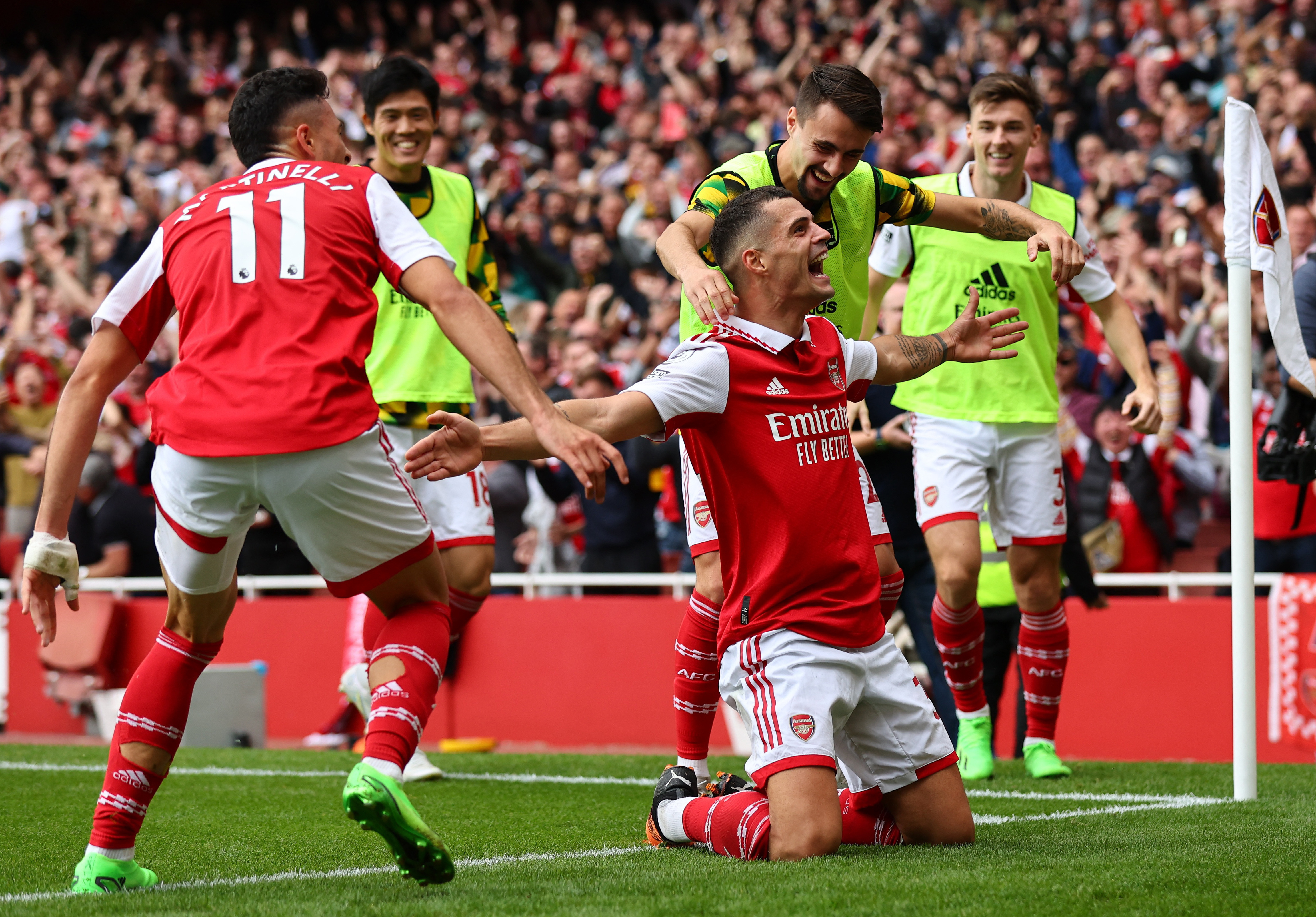 Arsenal stay top with derby win as 10-man Tottenham self-destruct |