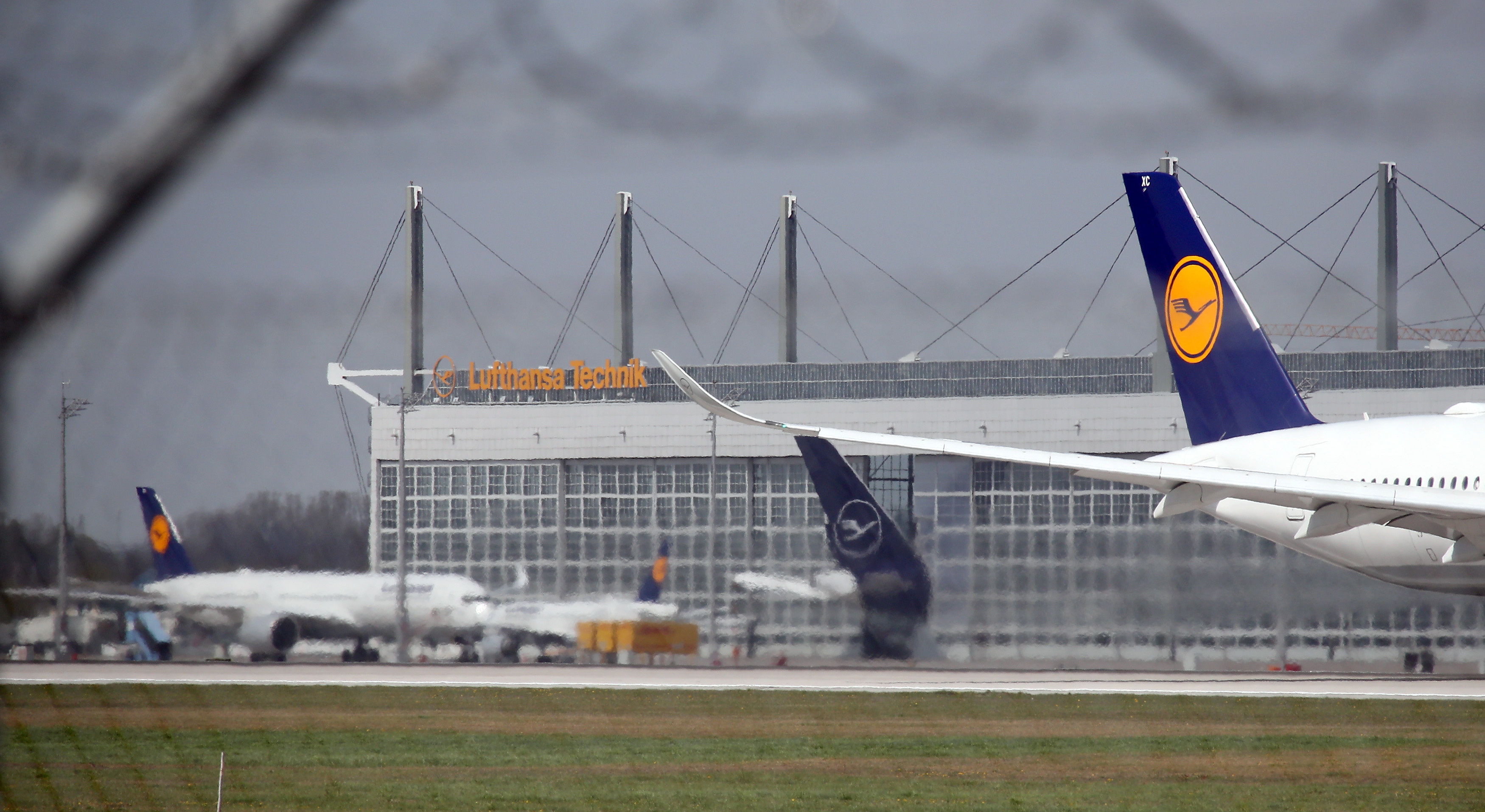 Sale of Lufthansa Technik stake draws interest from financial investors