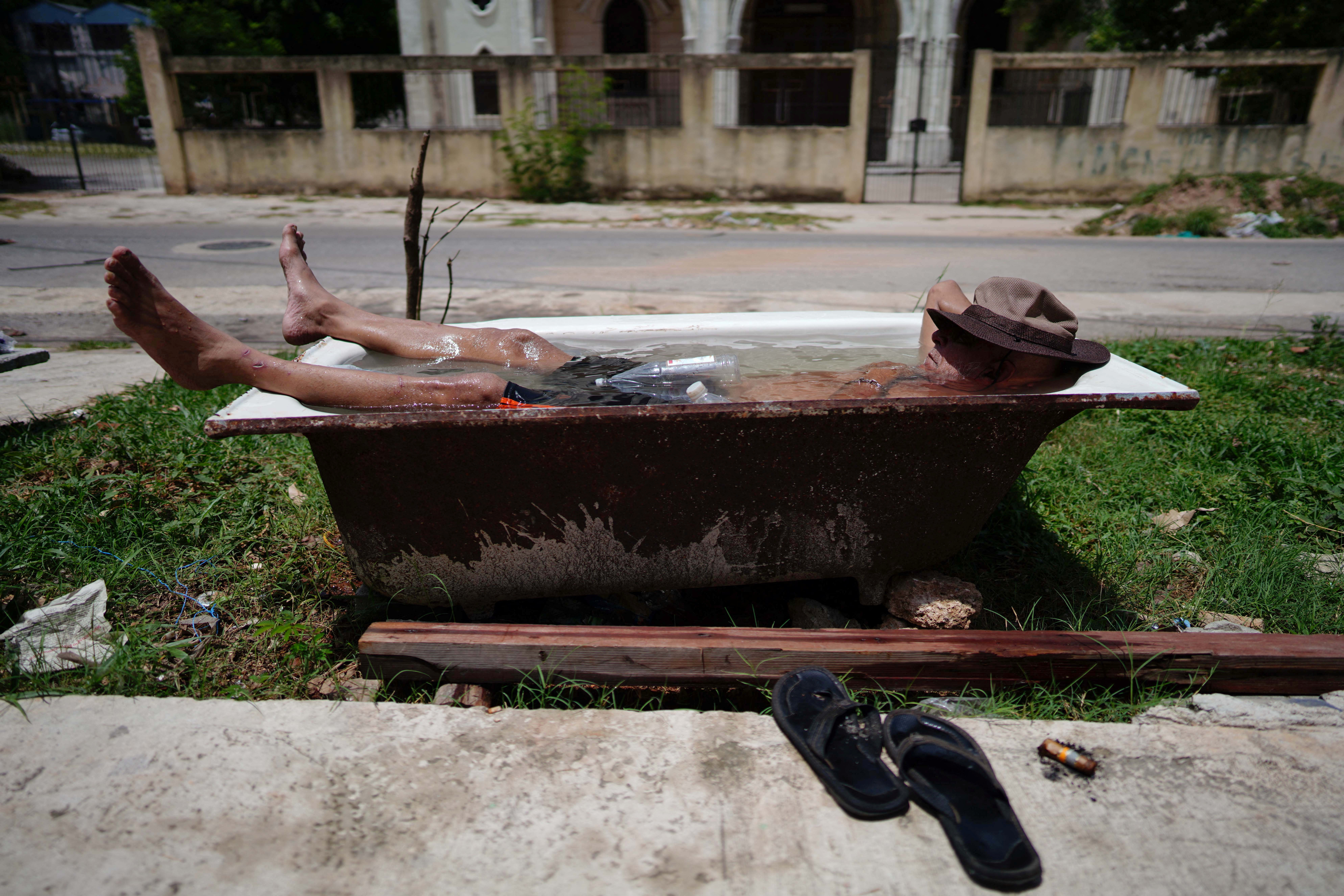 Heat wave reaches record levels in Cuba
