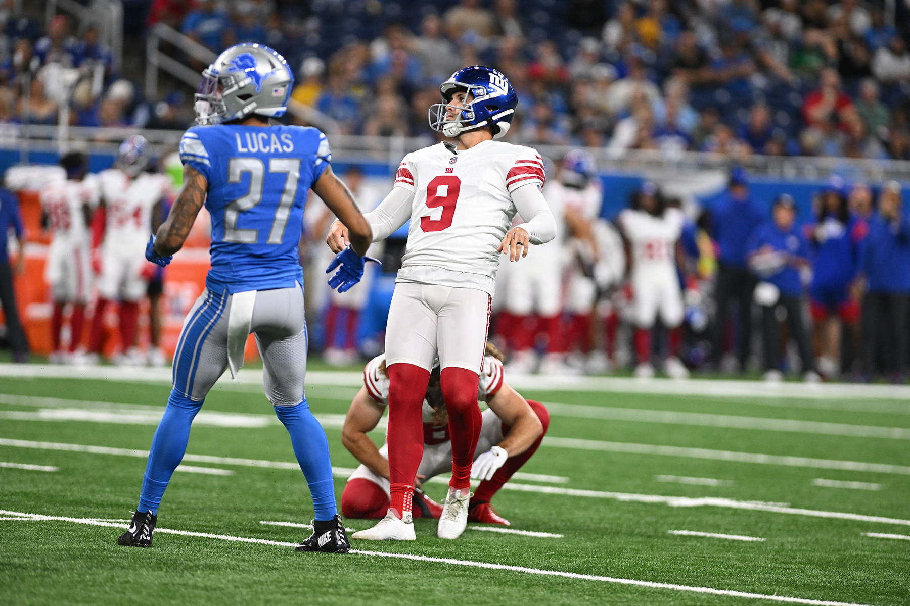 Lions push past Giants in preseason opener on late QB sneak