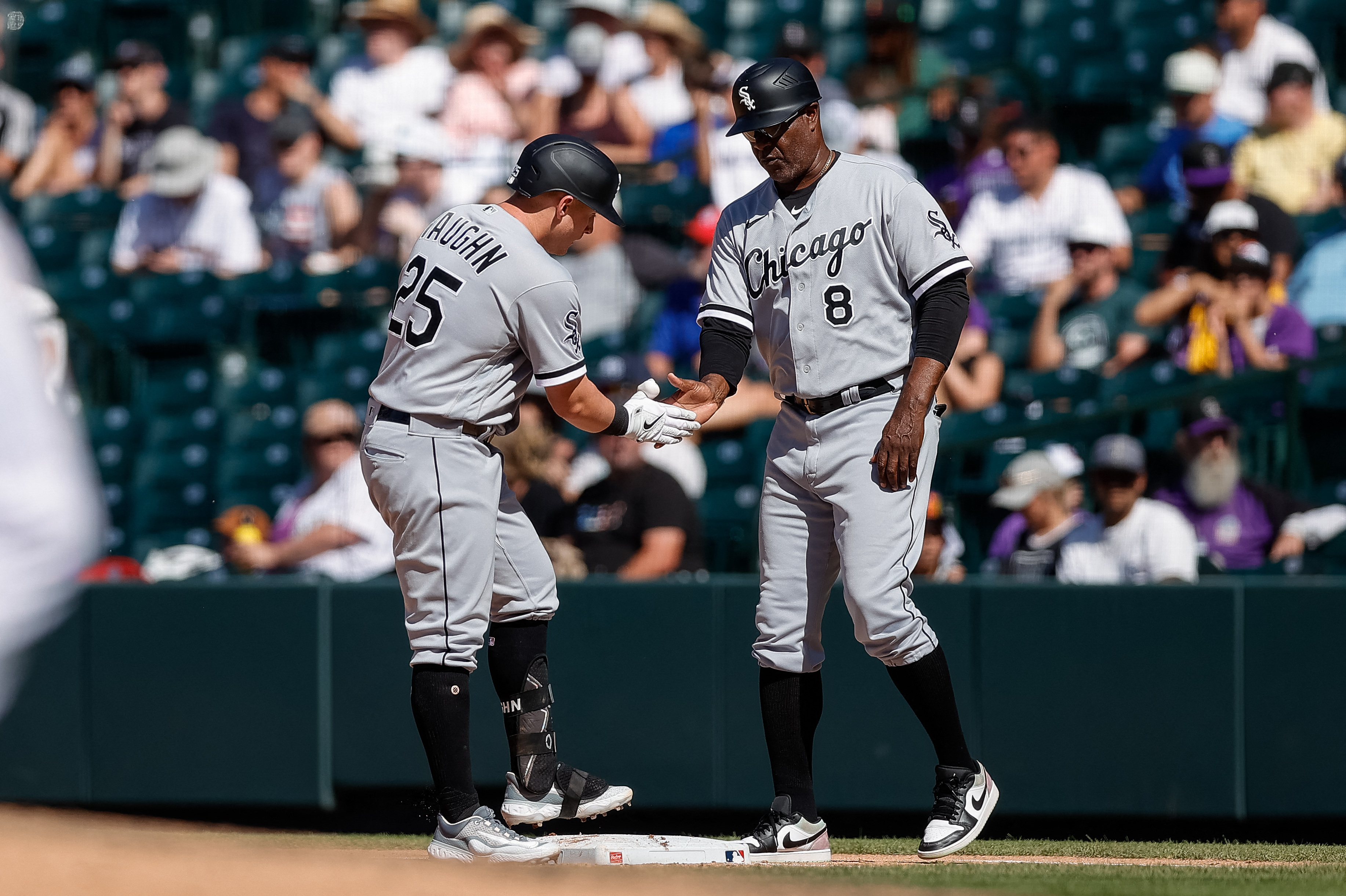 White Sox surge past Rockies with 7-run 8th