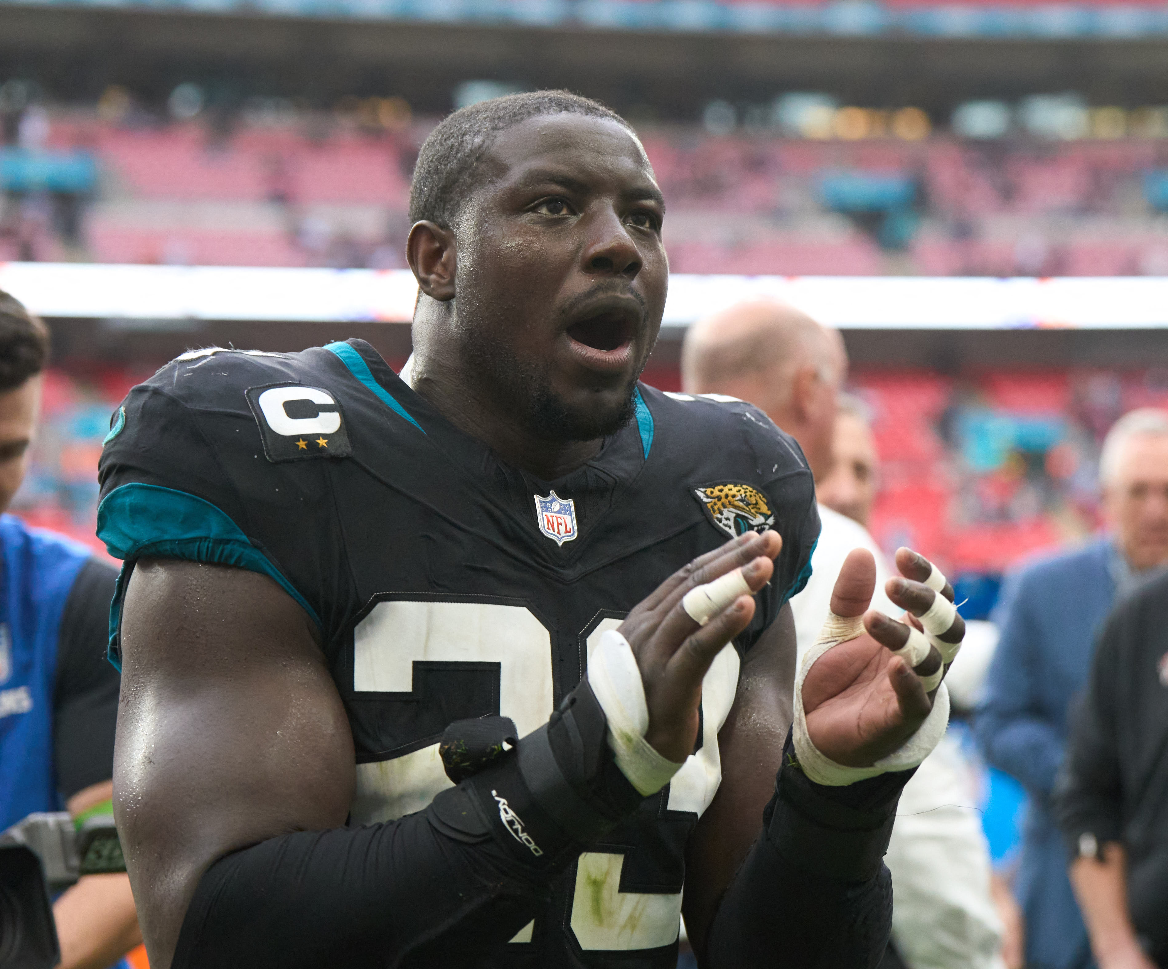 Report: Jags LB Foyesade Oluokun (foot) out several weeks | Reuters