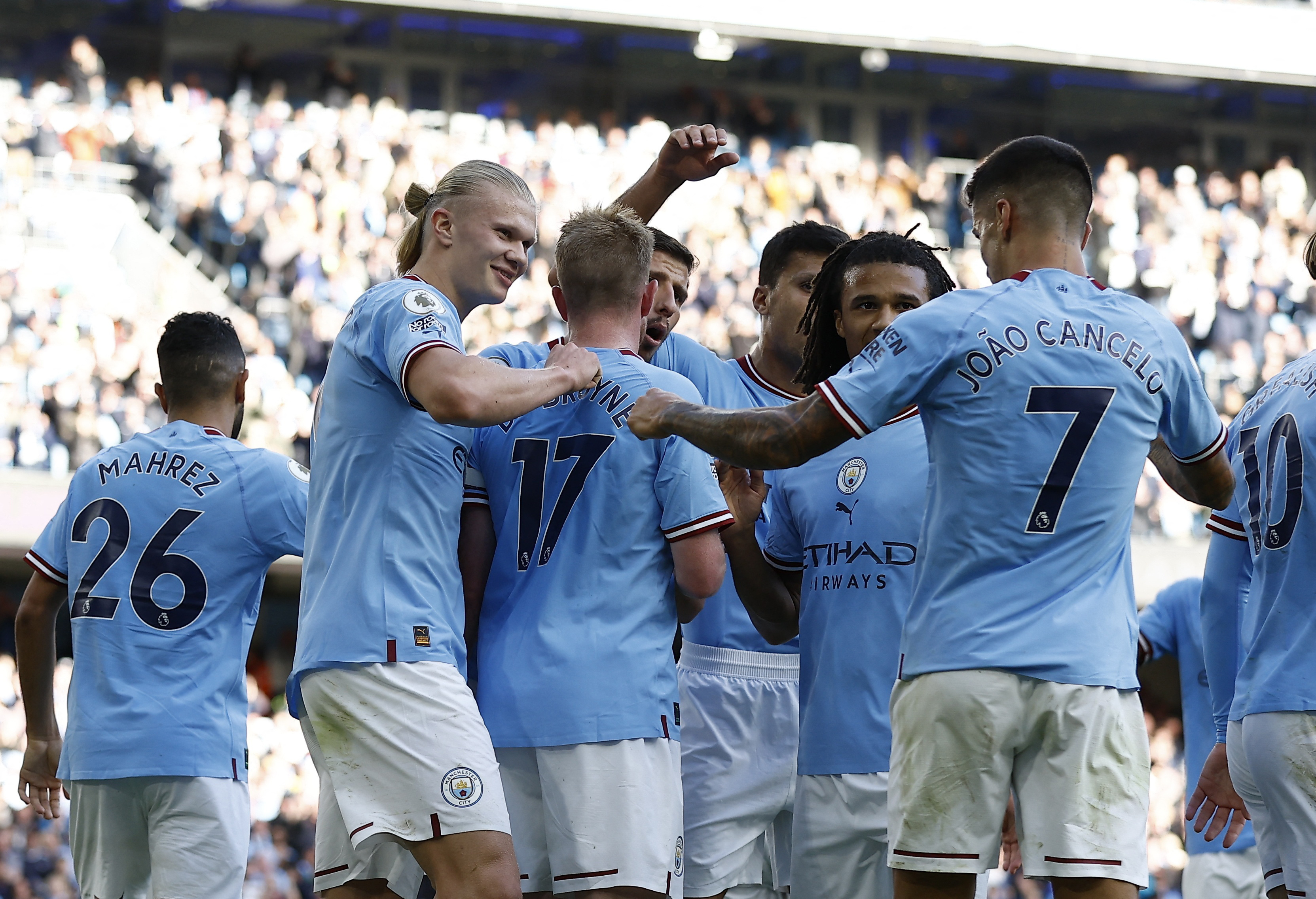 Man City Rallies to Win Premier League, Edging Liverpool by a