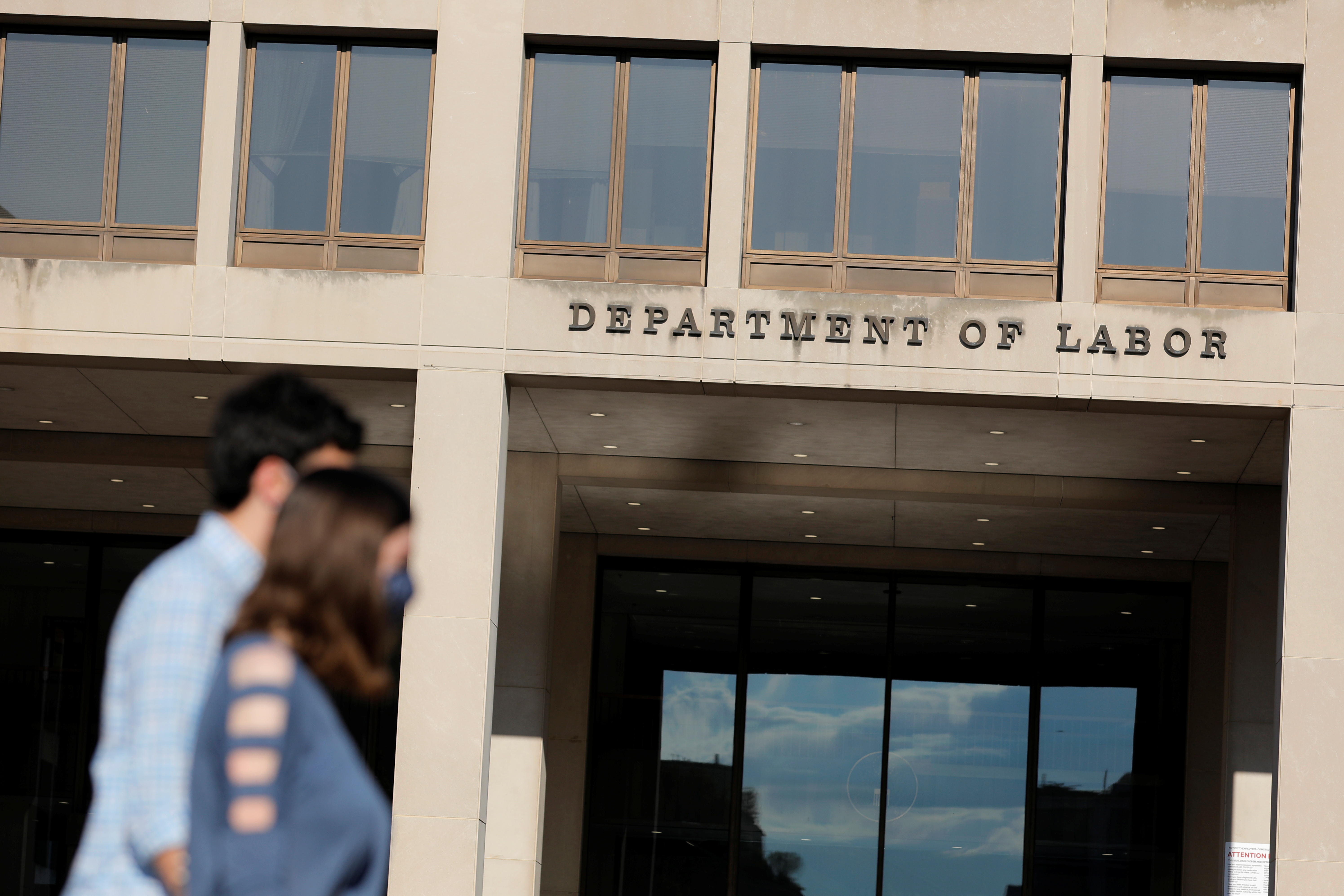 DOL proposal details $15 minimum wage requirement for contractors | Reuters