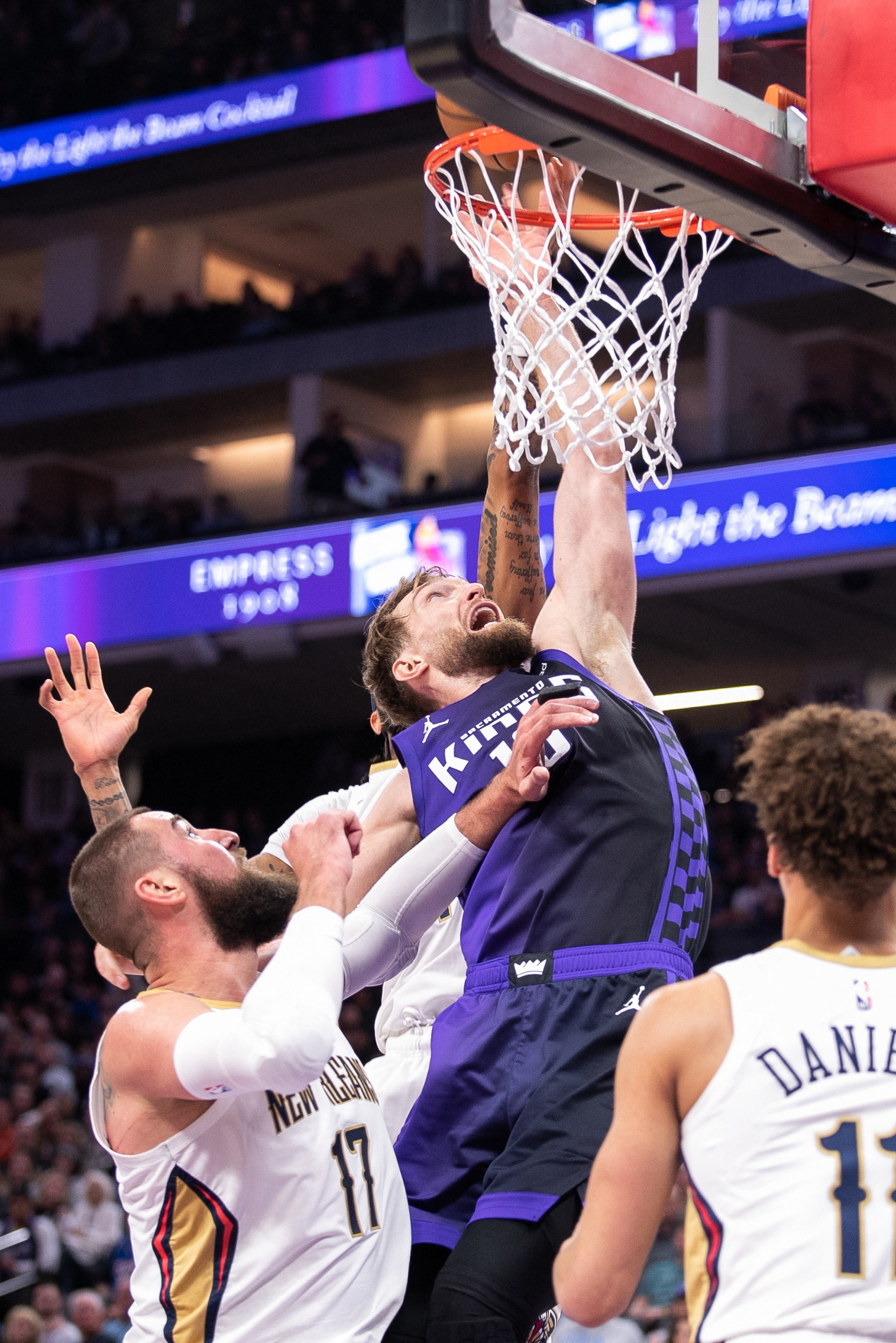 Hot-shooting Pelicans Destroy Kings, 133-100 | Reuters