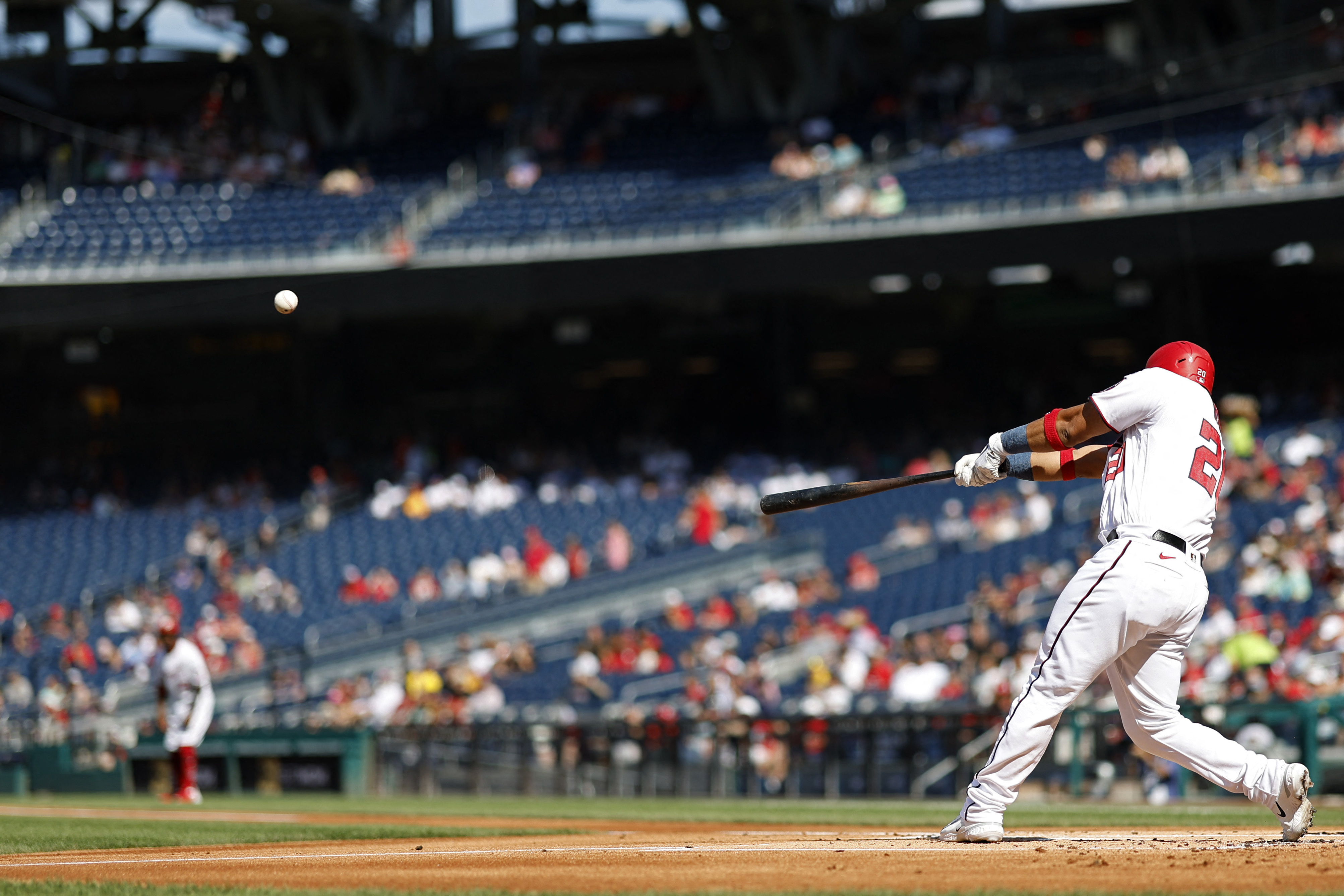 Nationals get clutch hits, hold off Red Sox | Reuters