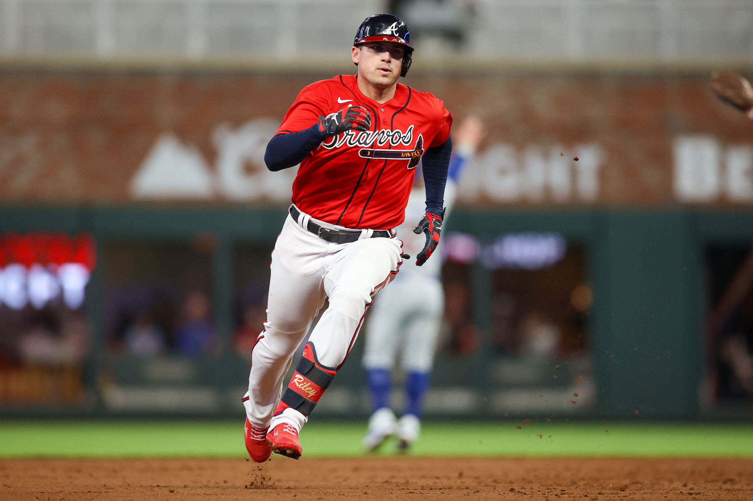 Matt Olson sets team RBI mark as Braves seal home field