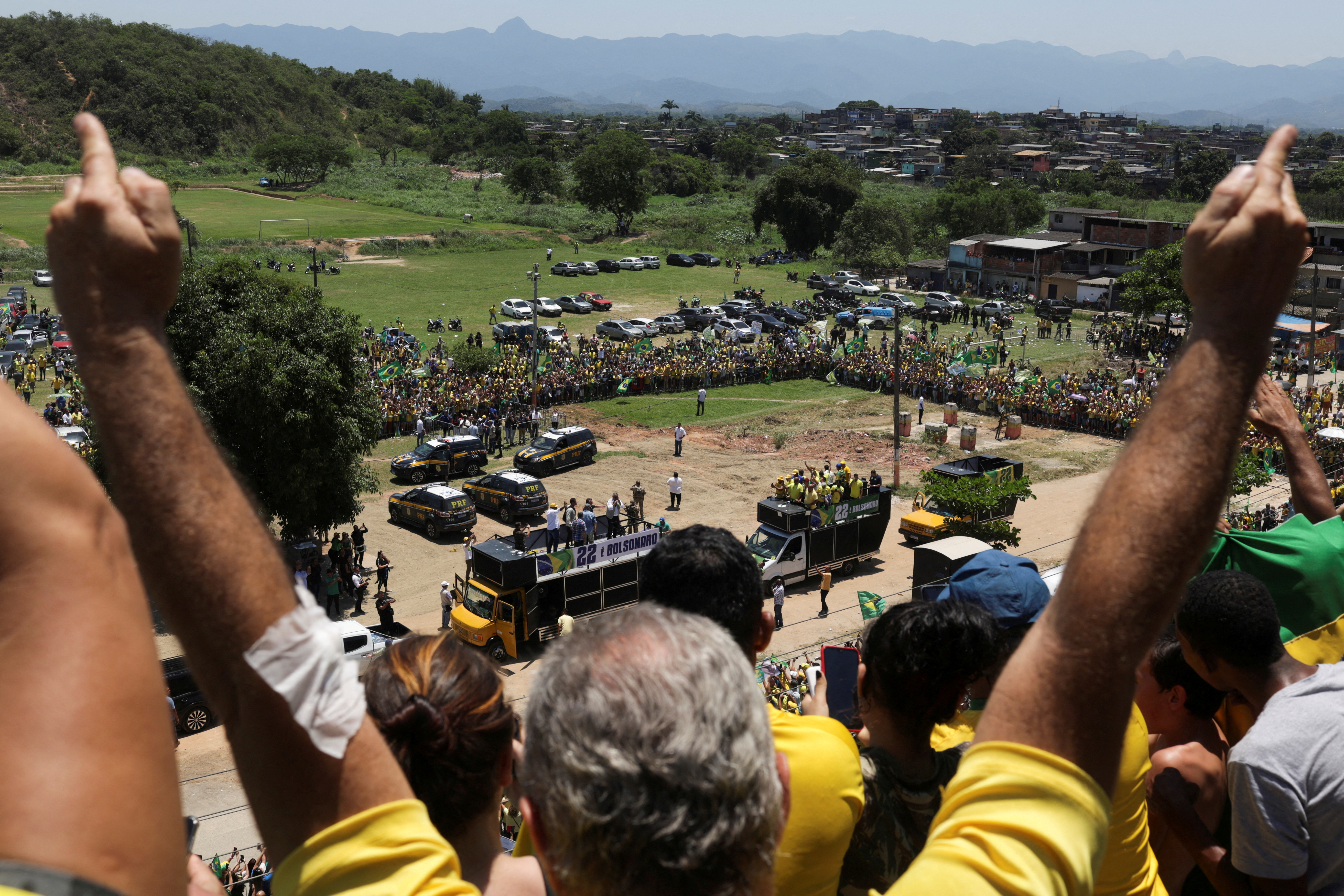 Bolsonaro shores up evangelical support in tight Brazil election