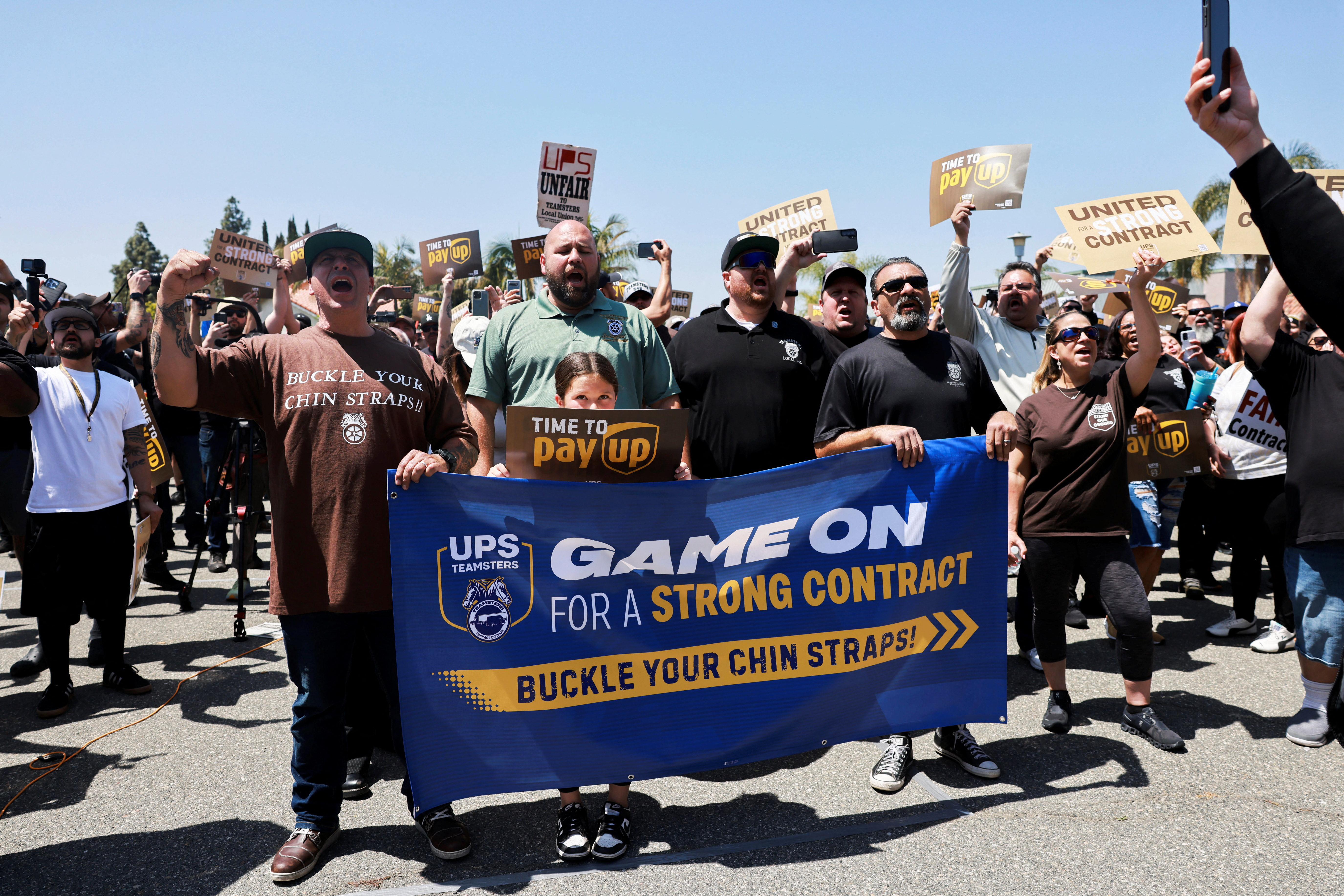 UPS Strike: Managers Training to Move Packages If Teamsters Talks Fail