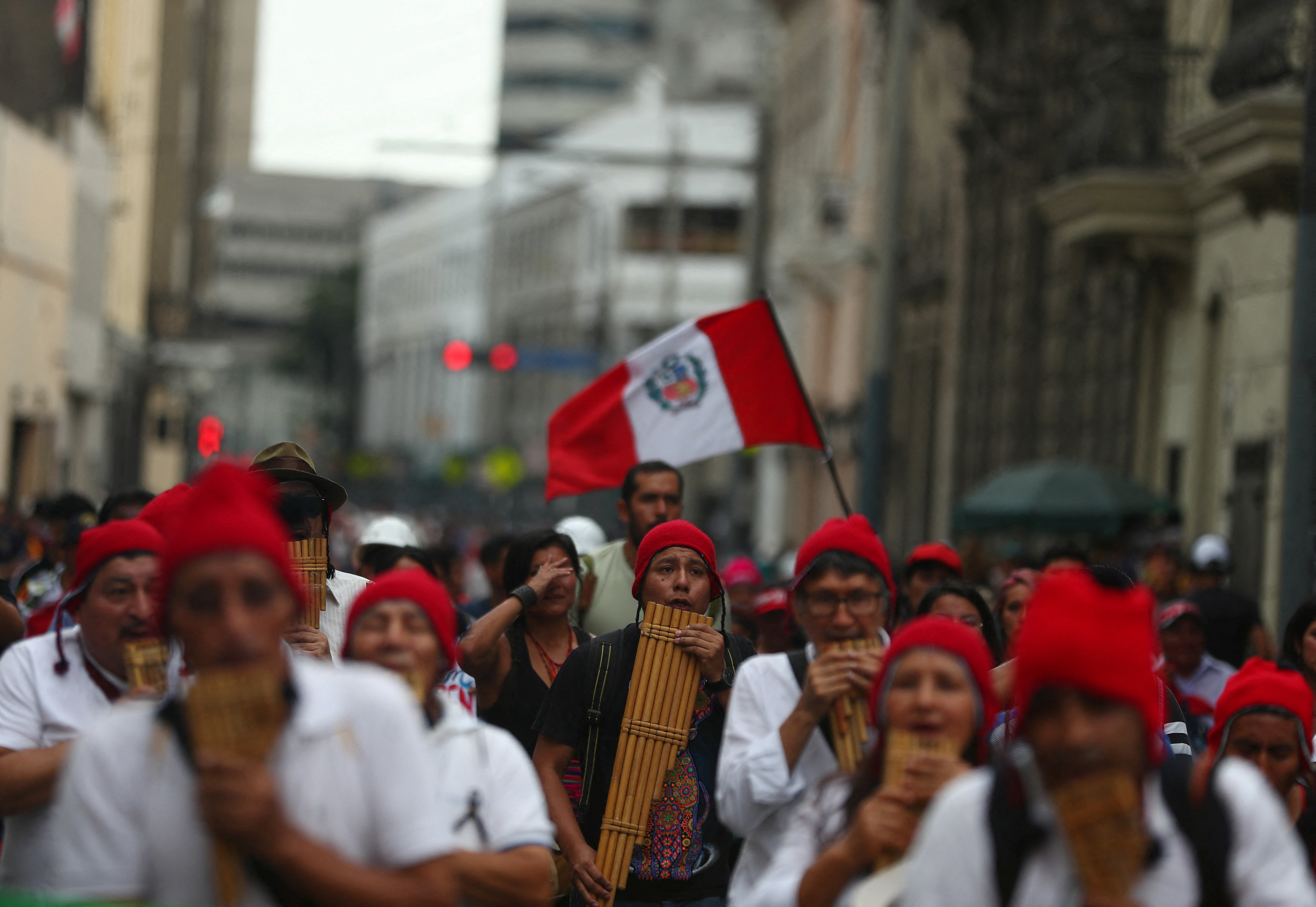 Manifestanții protestează pentru a cere președintelui peruan Boluarte să demisioneze, la Lima