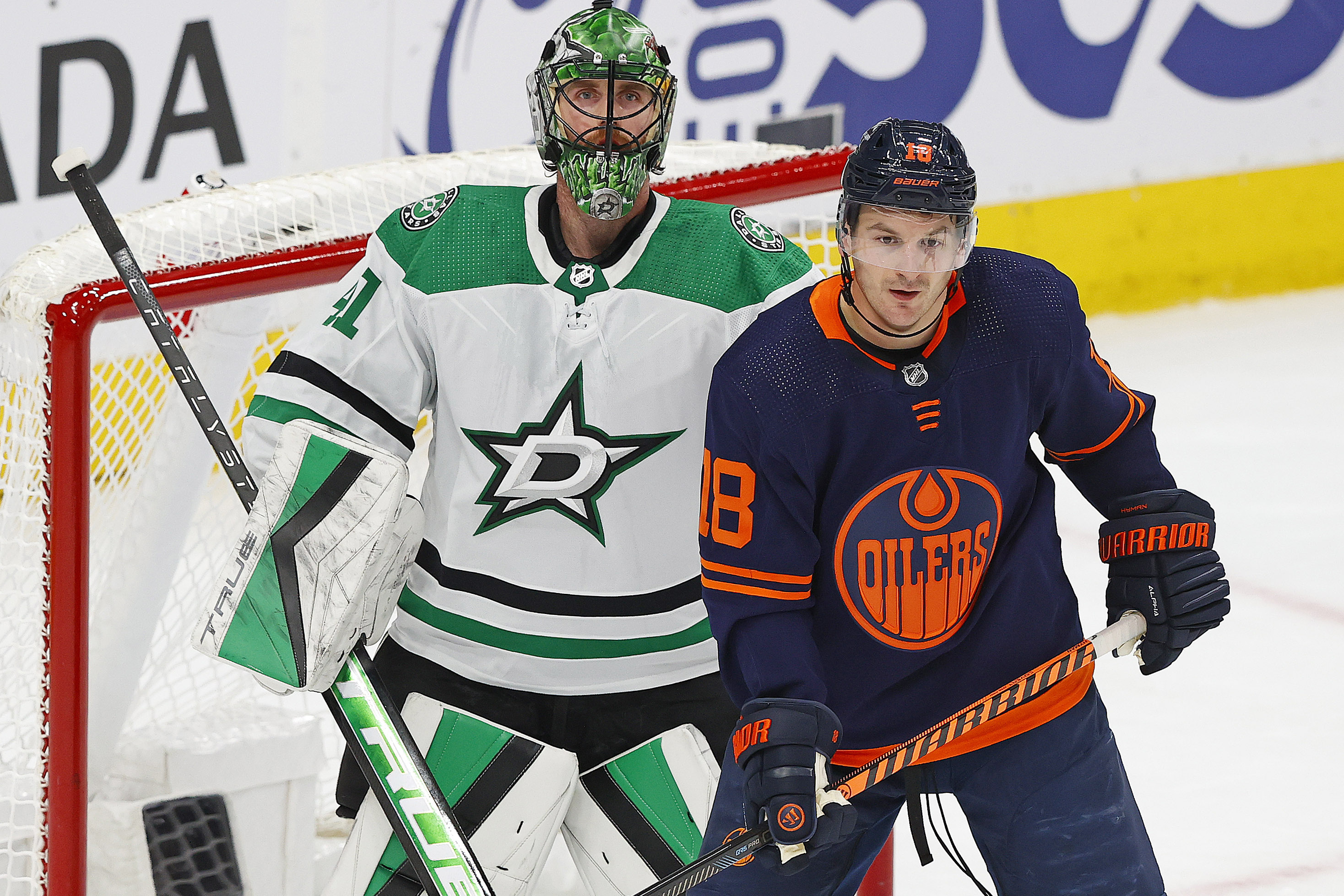 Scott Wedgewood (46 Saves), Stars Hold Off Oilers | Reuters