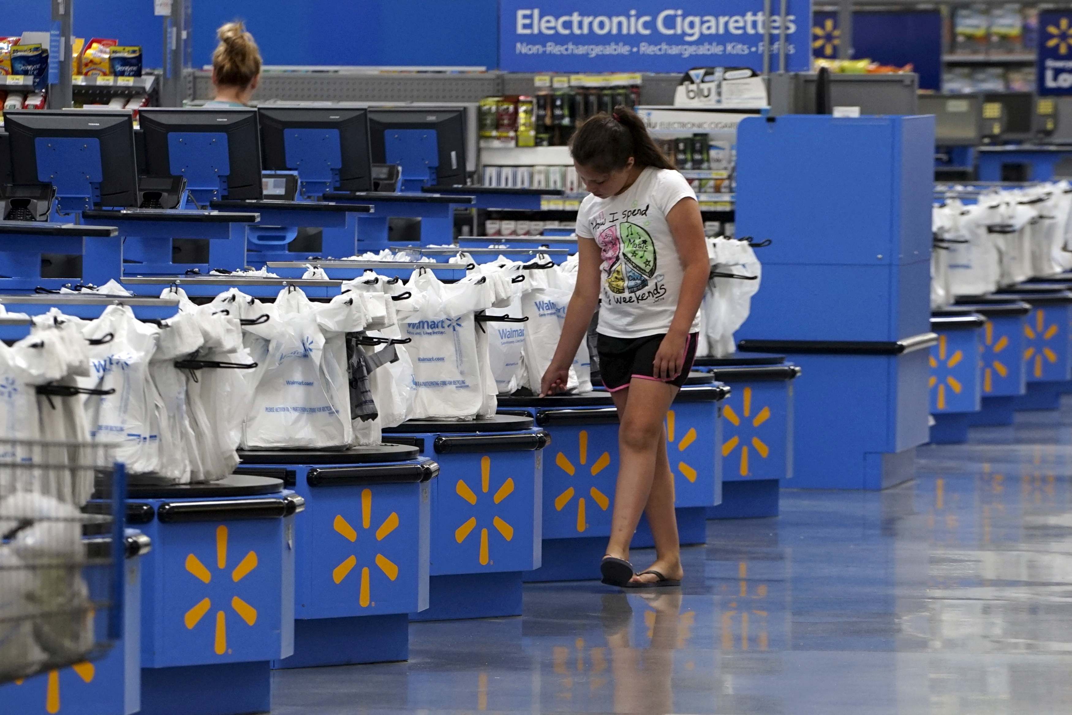 Walmart flexes as retail gets choppy