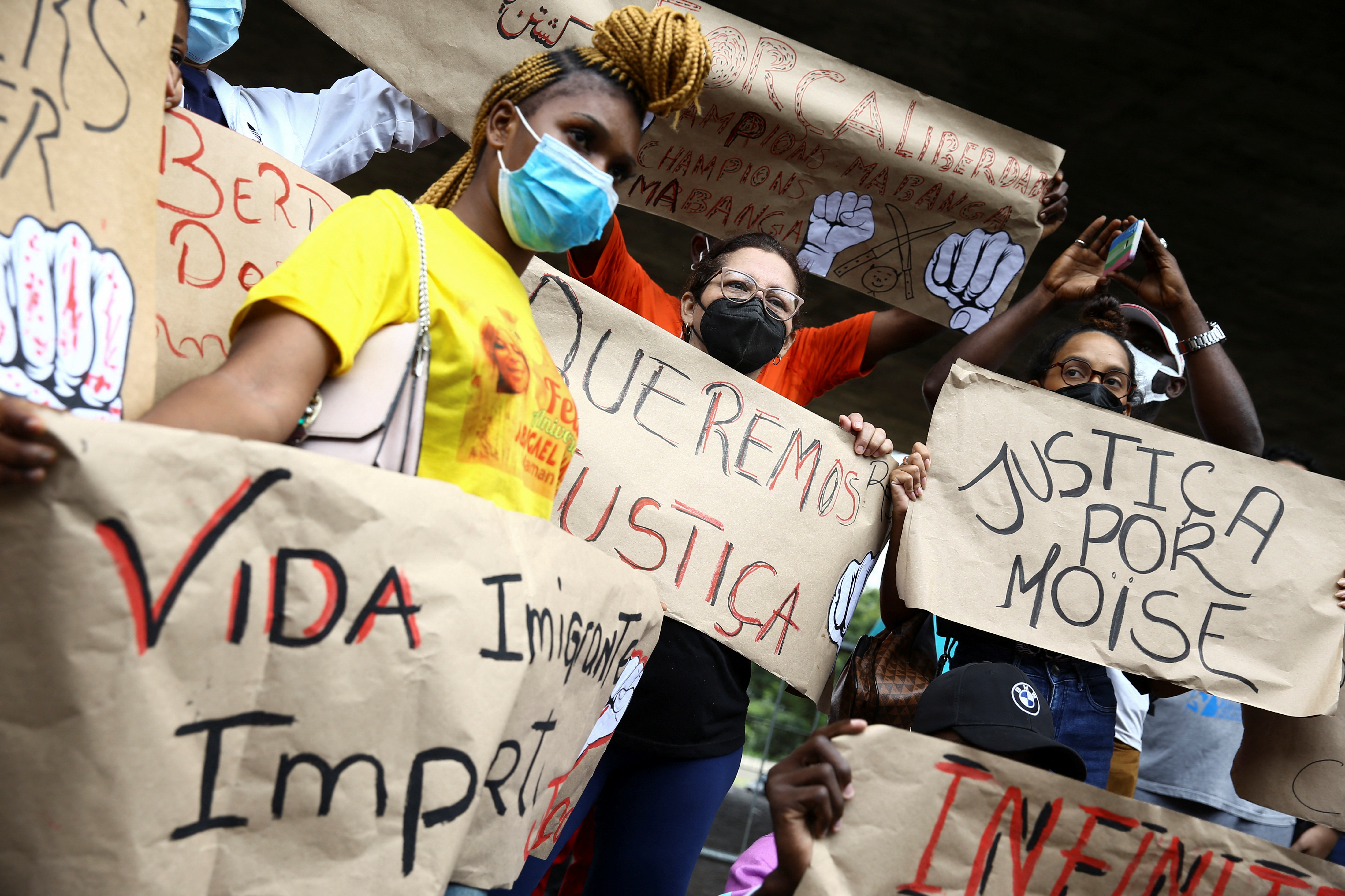 Demonstrators protest against death of Congolese refugee in Brazil