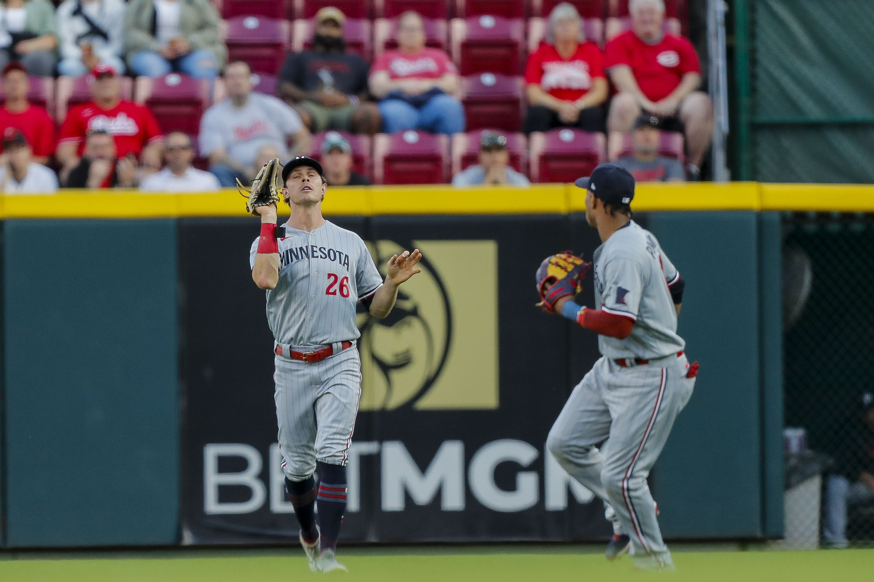 Twins beat Reds 7-3 at home